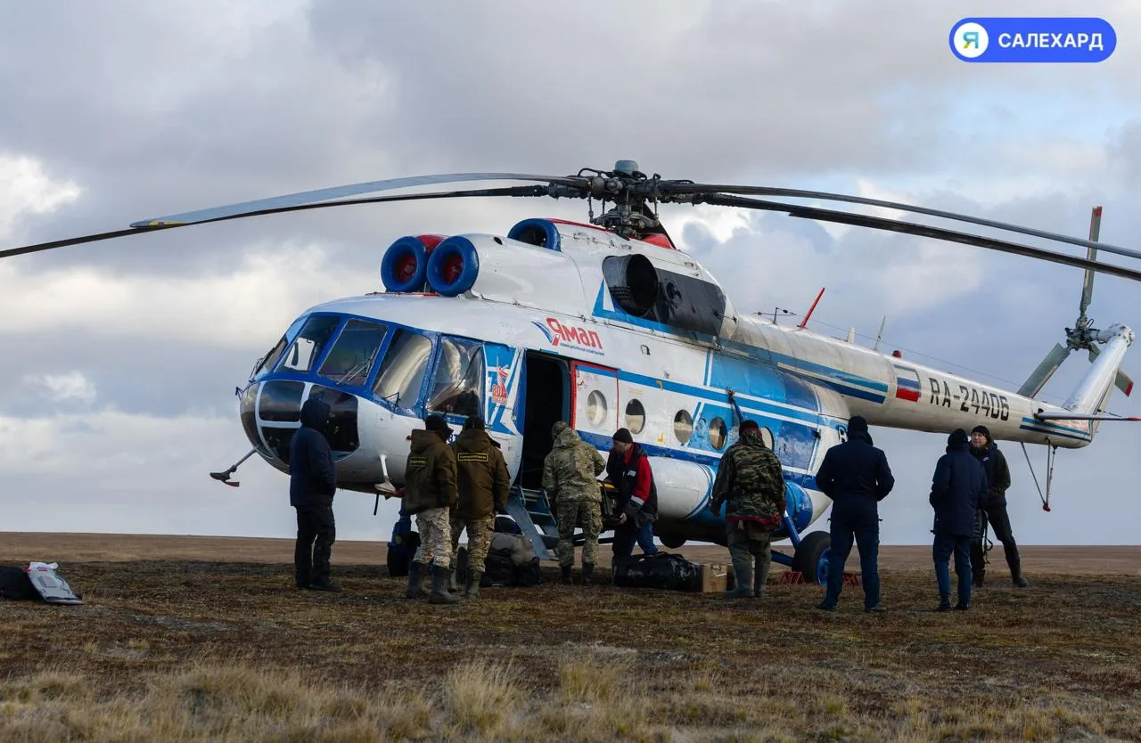 🚁Вертолёты вместо теплоходов: как добираться из Салехарда до посёлков в межсезонье