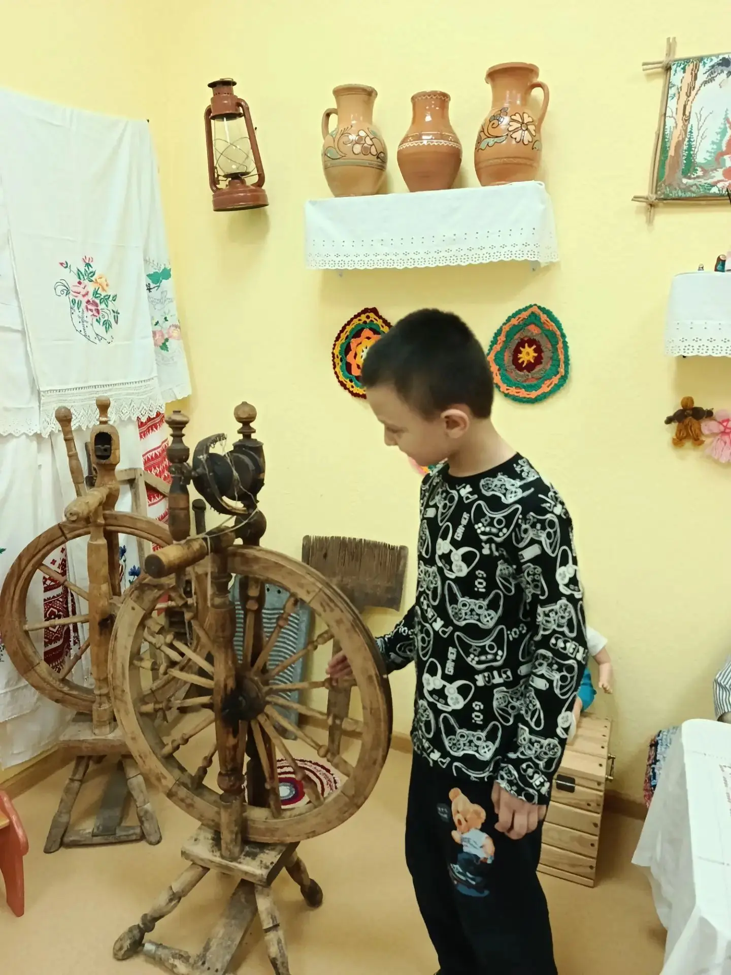 🏡✨ Сегодня наши дошколята побывали в Русской избе!