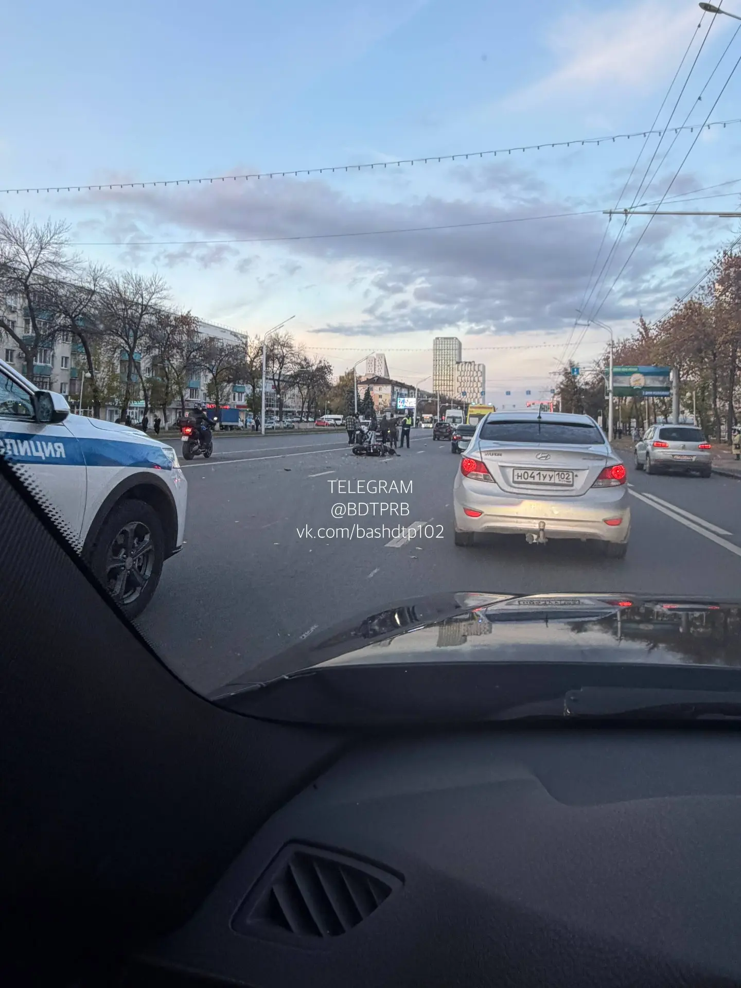 Проспект октября остановка Юрюзань в сторону черниковки, байкер догнал Матиз