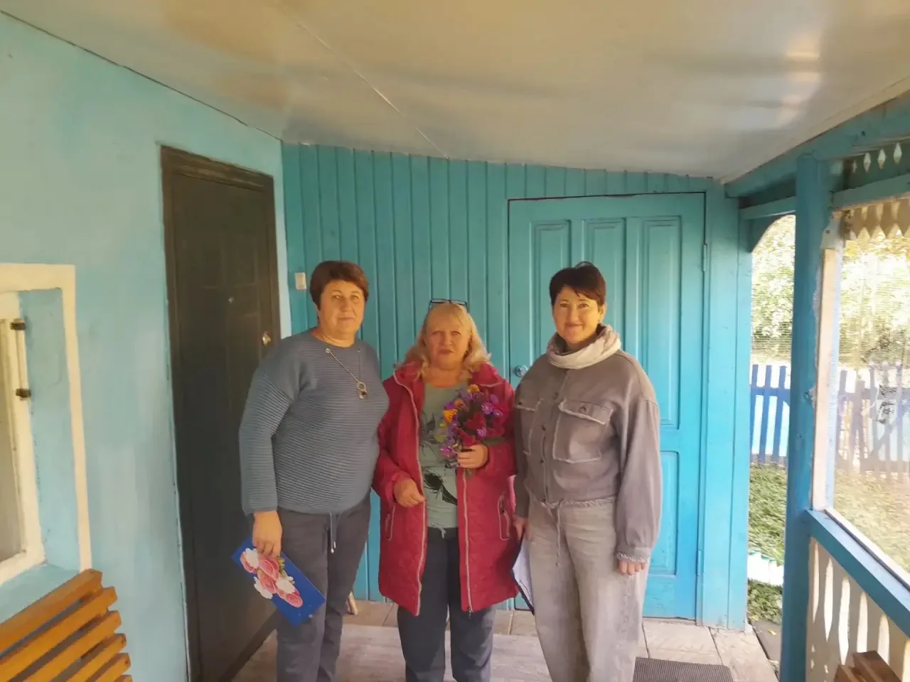 5 октября Мечнянский СК совместно с библиотекой провели акцию: "Поздравление с теплом: ...