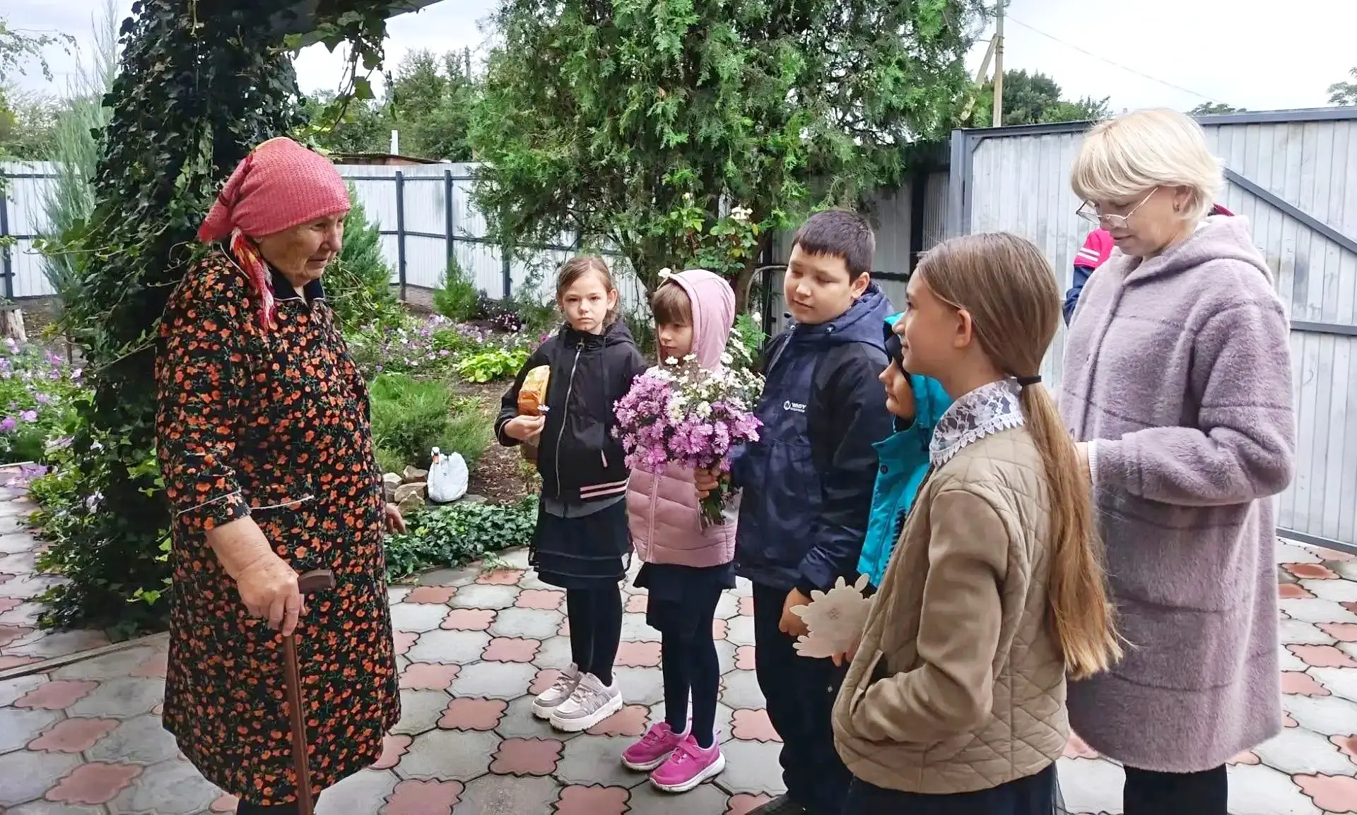 Жителей района поздравили с Днем пожилых людей... Подробнее читайте на нашем сайте http...