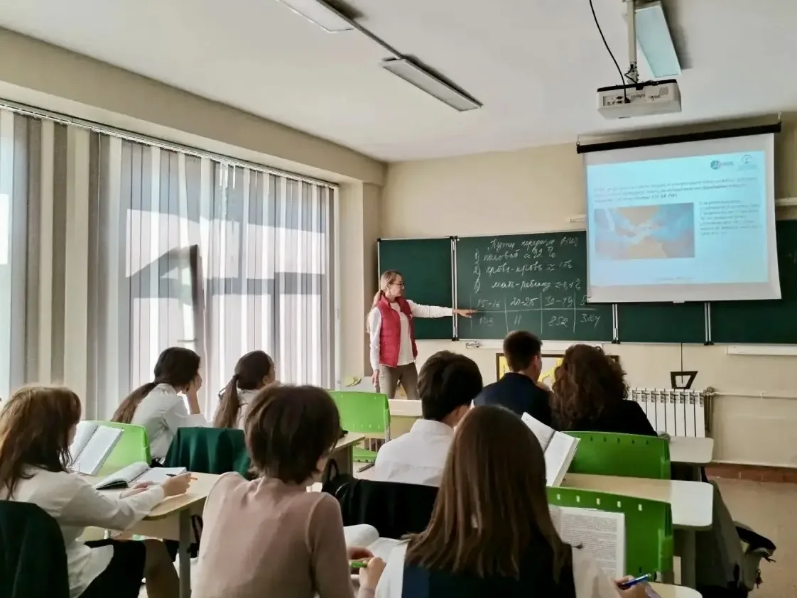 🎒 Учебный год в самом разгаре — а значит, мы снова в школах