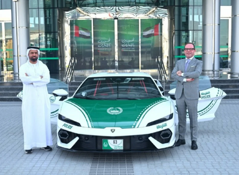 Автопарк полиции Дубая пополнил элитный Lamborghini Temerario, сообщают СМИ.