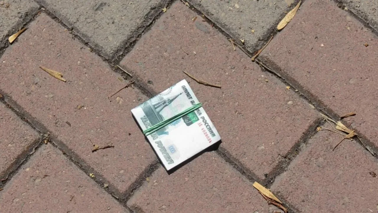 😨 Подросток из Казани потерял миллион рублей из-за девочки с приложения для знакомств