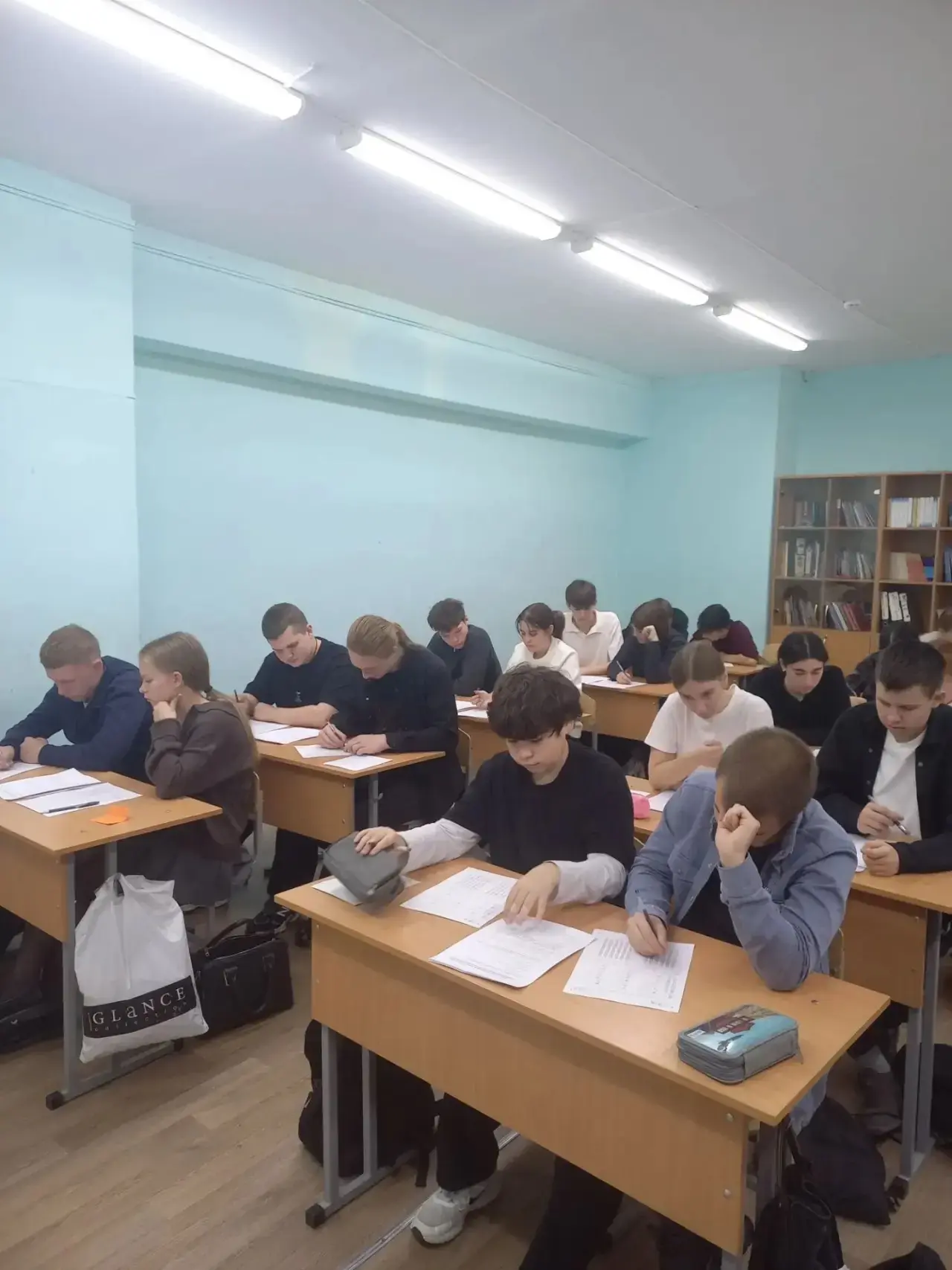 📢 14 октября учащиеся 10А и 10Б классов приняли участие во Всероссийском экономическом...