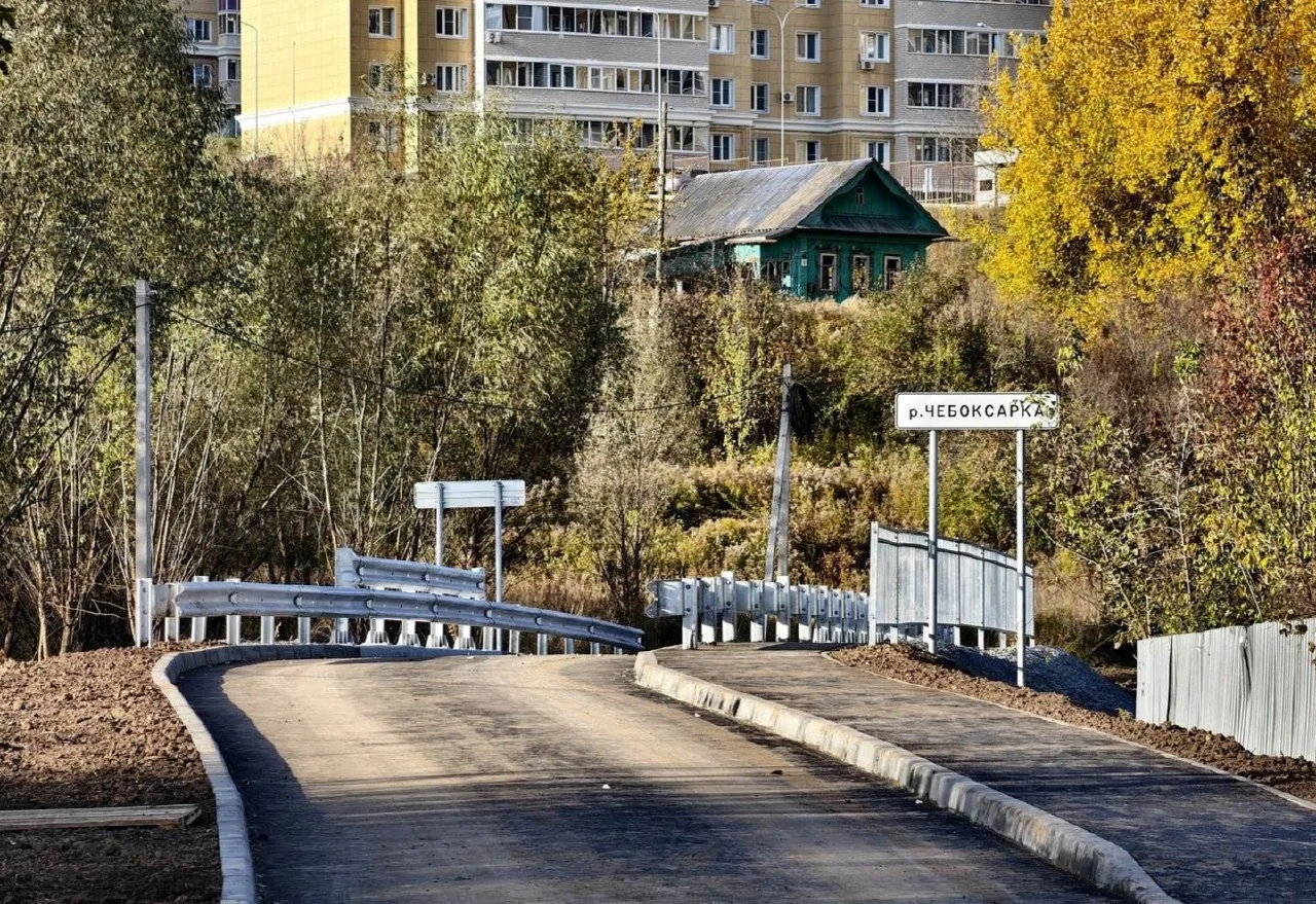 В Чебоксарах появился новый мост — через речку Чебоксарку.