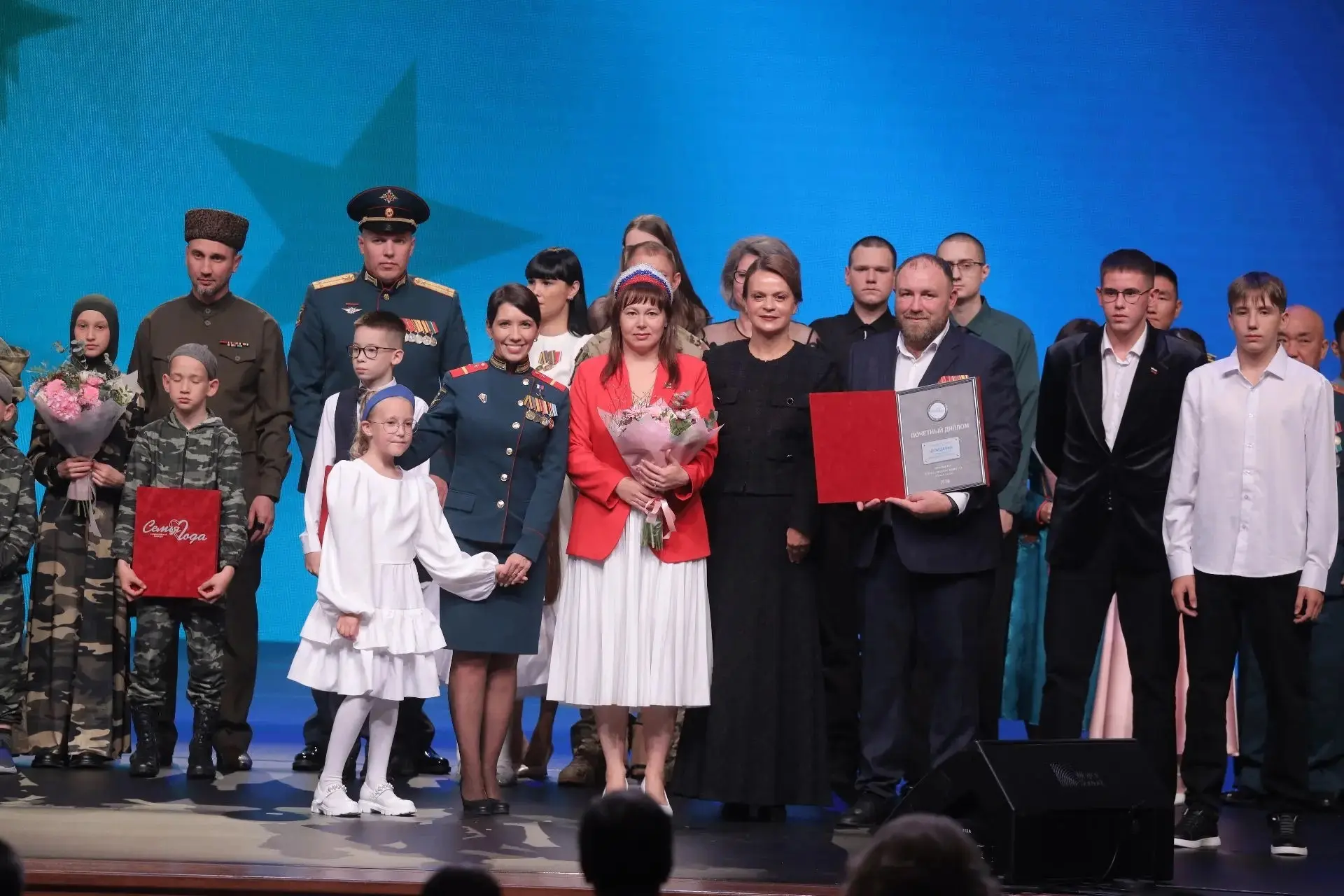 🎉 Целищевы из Дивногорска одержали победу во Всероссийском конкурсе «Семья года – 2026».