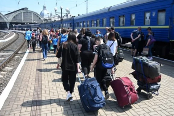 За год из Польши выехало почти 150 тысяч украинцев