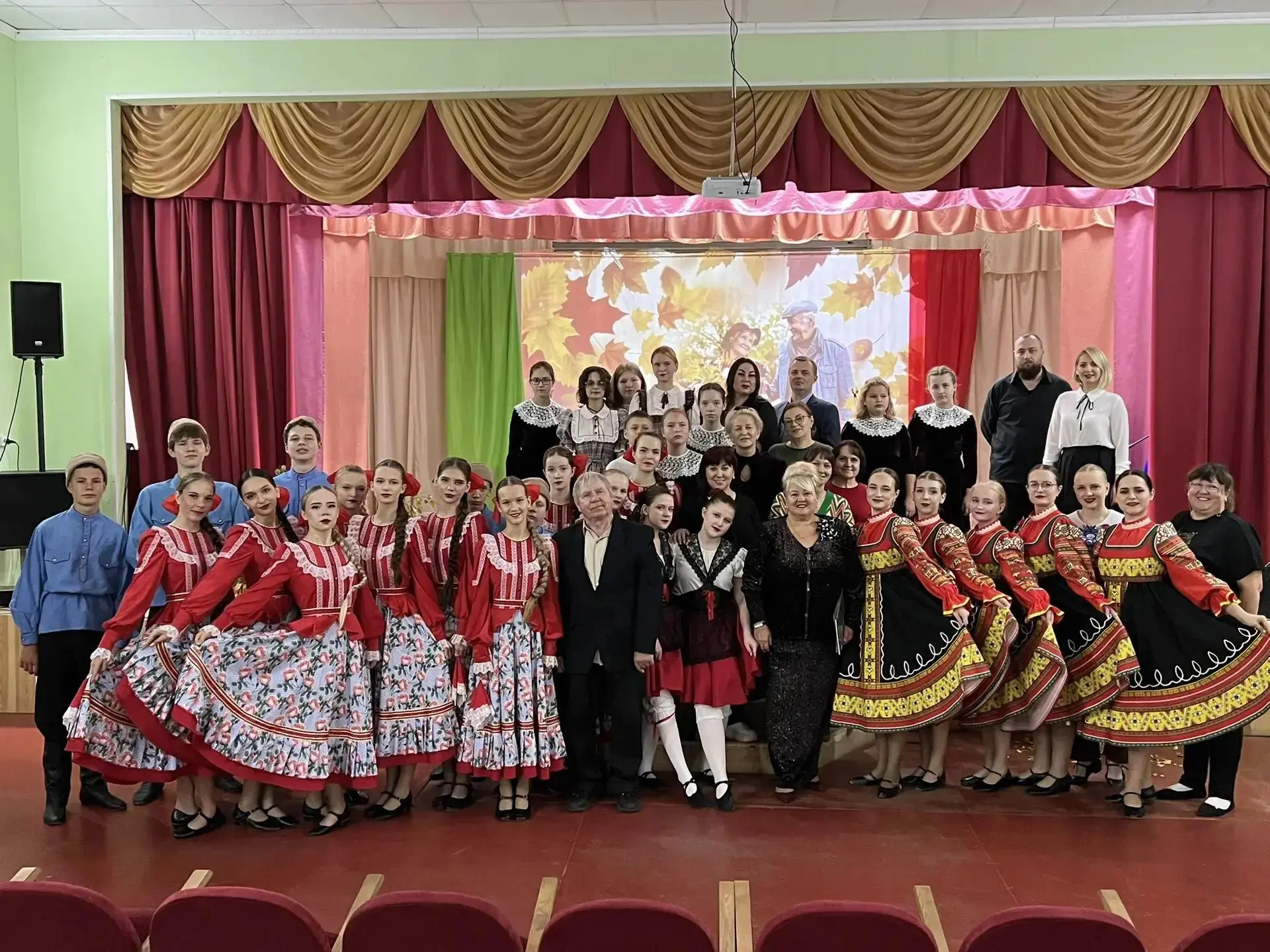 4 ноября в Верх-Урюмском СДК состоялось праздничное мероприятие, посвященное Дню пожилы...