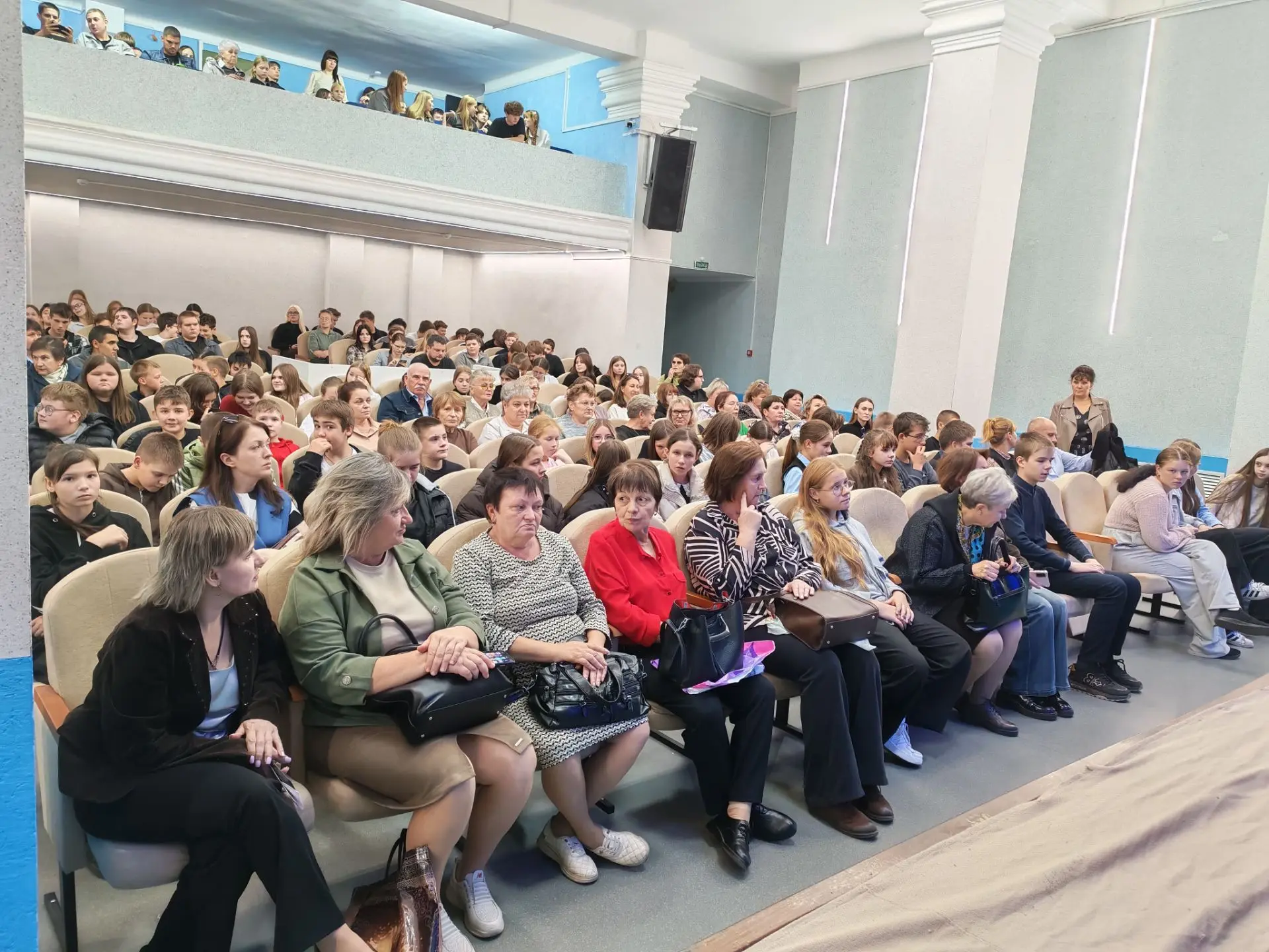 13 октября театр юного зрителя города Заречный Пензенской области показал спектакль-бал...