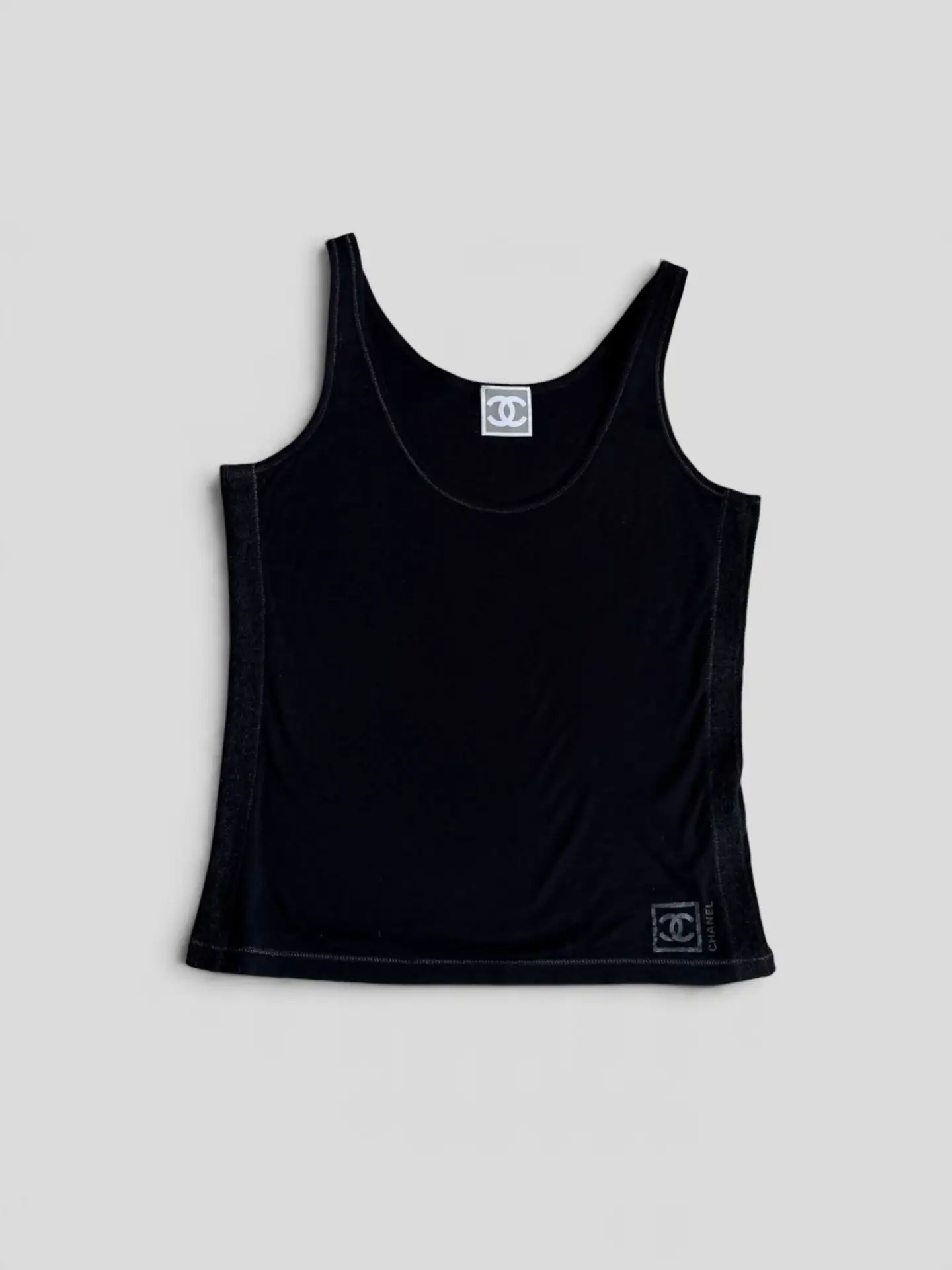 Топ Chanel Sport Line в идеальном состоянии, 100% хлопок, маркировка 36 (длина 55 см, П...