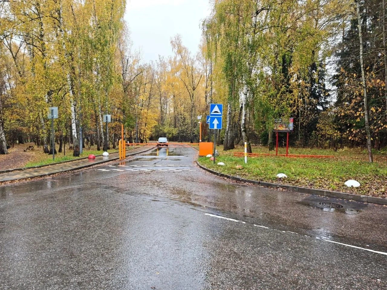 Установили знаки одностороннего движения, будьте внимательны, чтобы не получить штрафы.