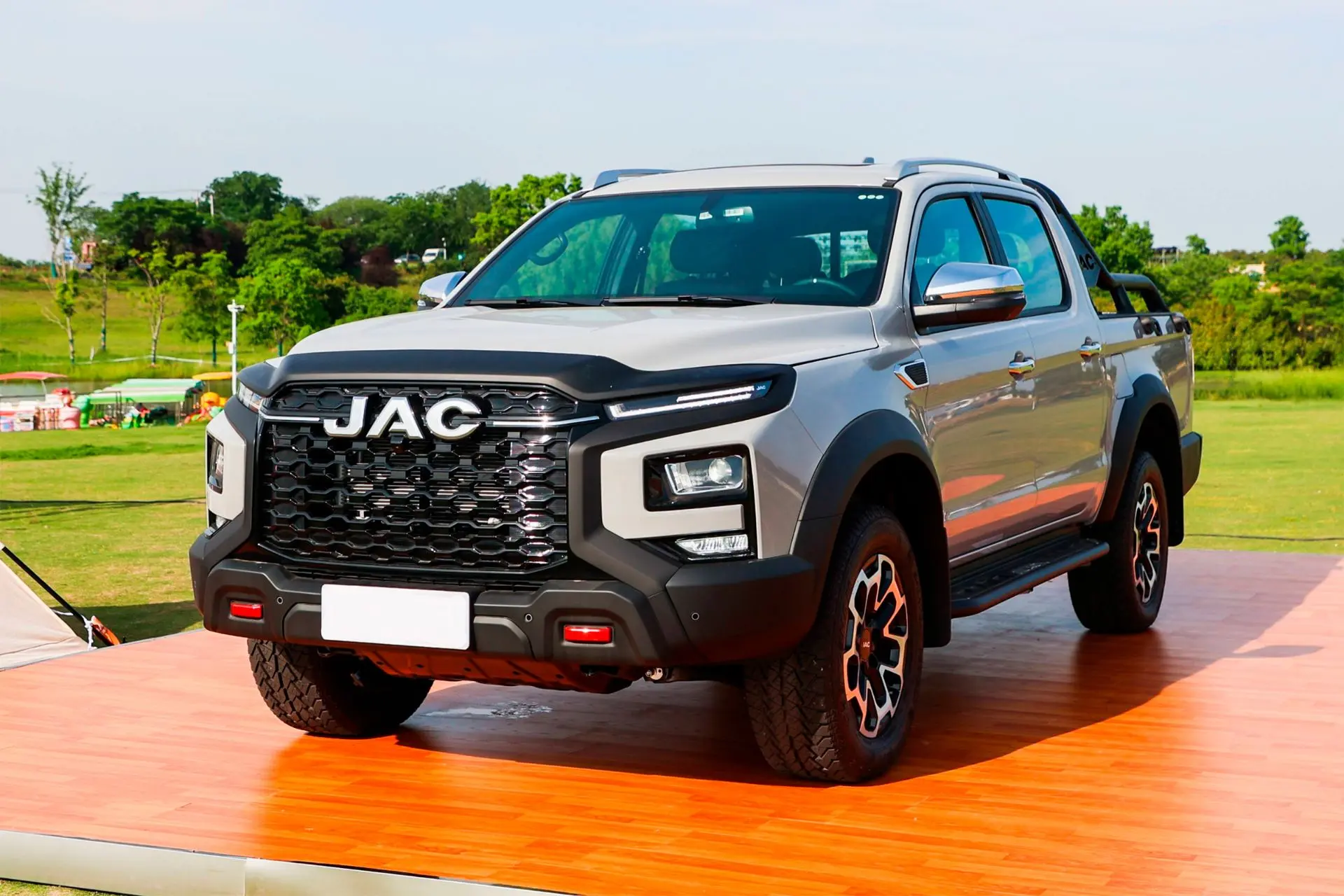 Китайский пикап JAC T8 Pro (та самая пародия на российский Sollers ST8 😁) вернулся на ...