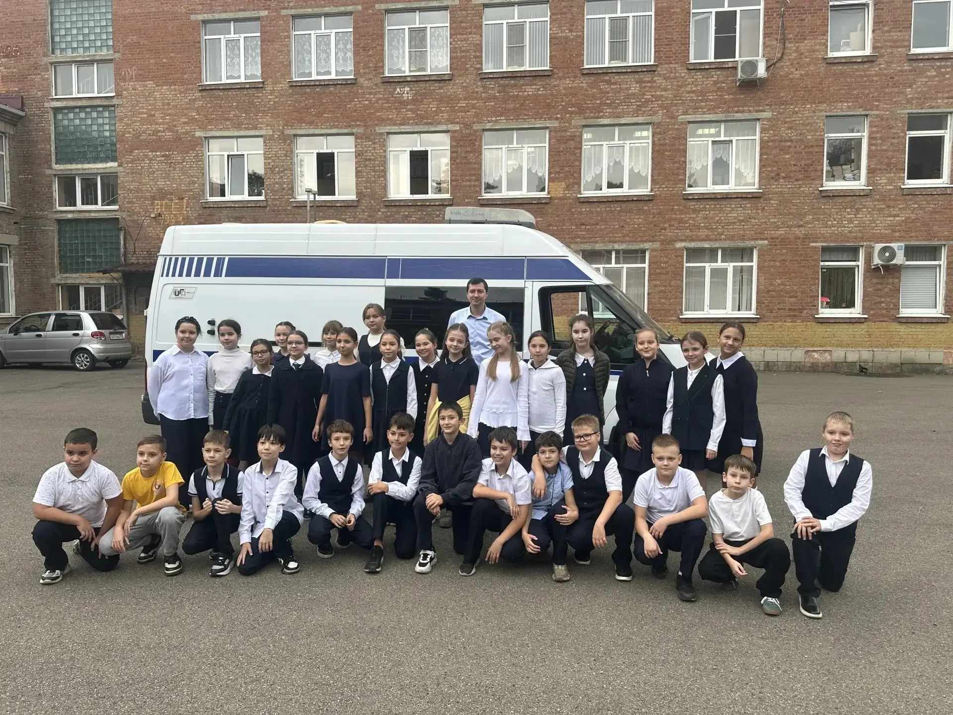 🌍👀 МИР ГЛАЗАМИ ЭКОЛОГА: КАК ШКОЛЬНИКИ ИЗ 44-Й ГИМНАЗИИ СТАЛИ БЛИЖЕ К ПРИРОДЕ