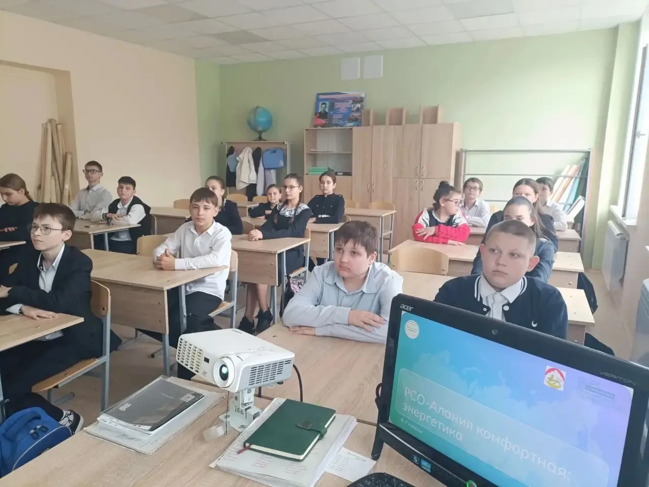 15 октября 2026 года в 6-11-ых классах прошло профориентационное занятие «Россия комфор...