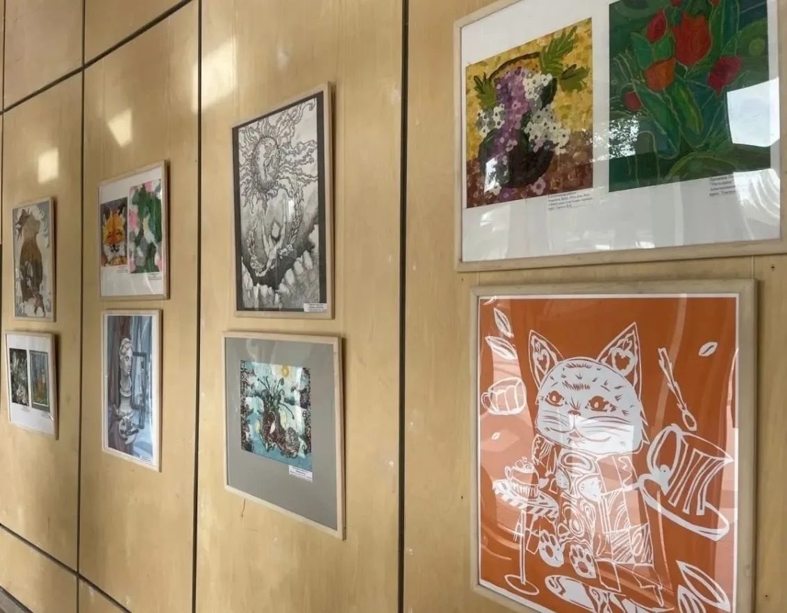 🎨 Художественная выставка учащихся Детской школы искусств №3 города Барнаула открылась...