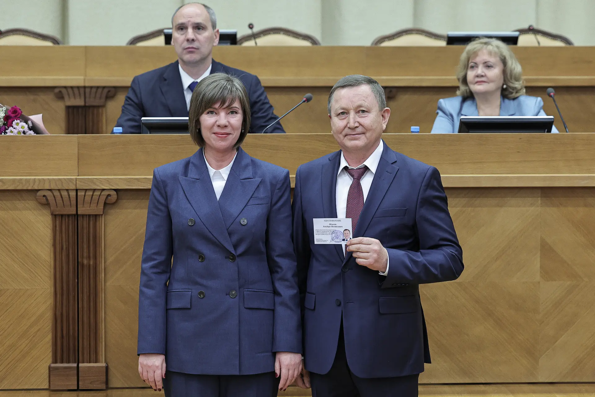 Сегодня состоялось вручение мандатов депутатам нового созыва Законодательного Собрания ...