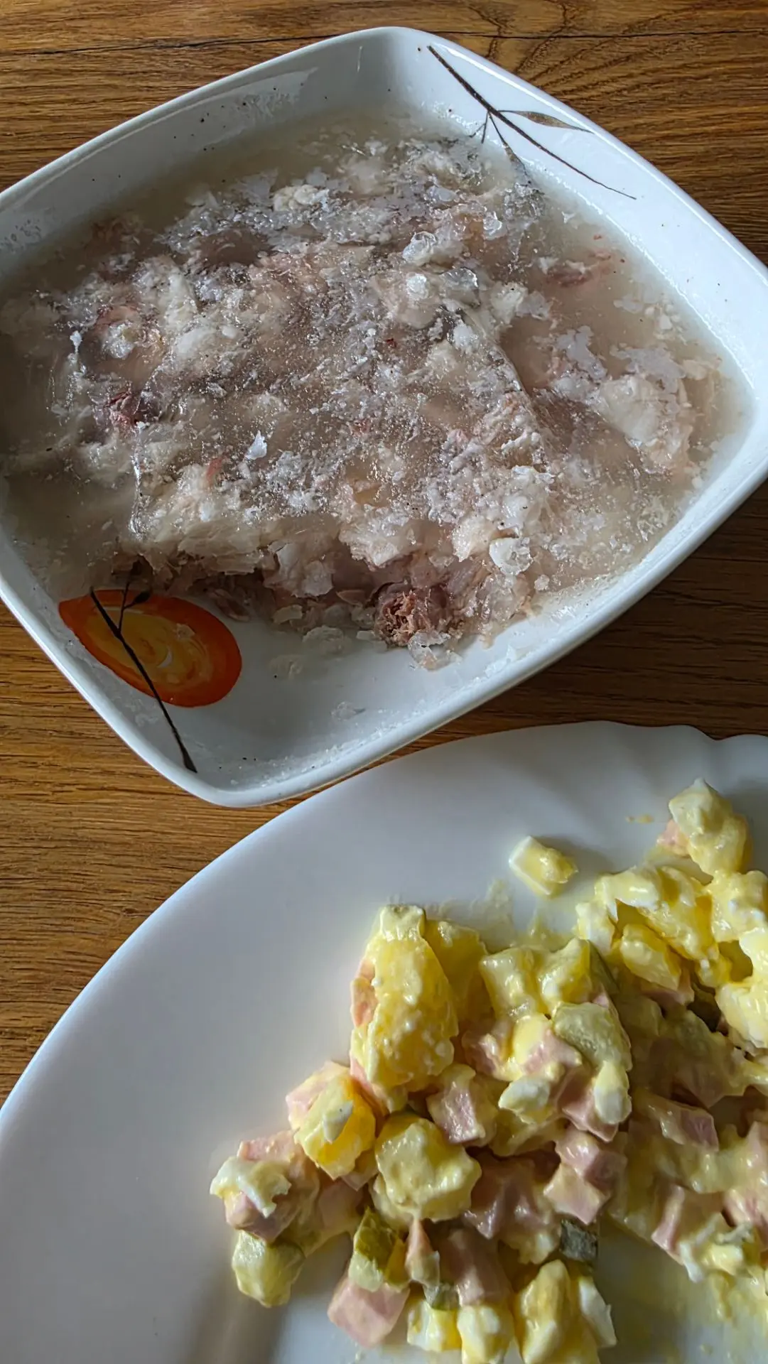 Села перекусить вкуснейшим холодцом! 😊 Всё получилось просто отлично! 👍😋