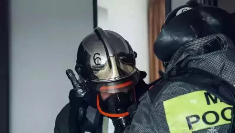 Полыхающий автомобиль потушили под Южно-Сахалинском ночью 16 октября