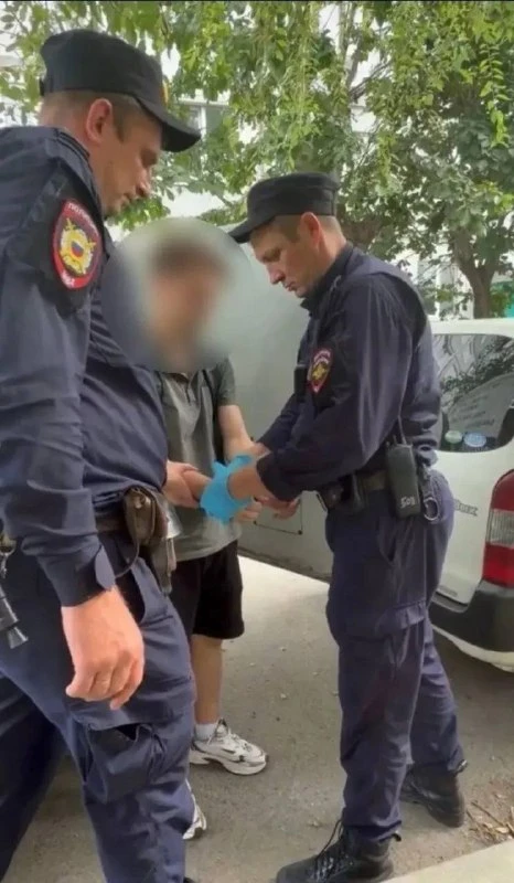 📰 Во Владивостоке полицейские задержали наркозакладчика и предотвратили распространени...