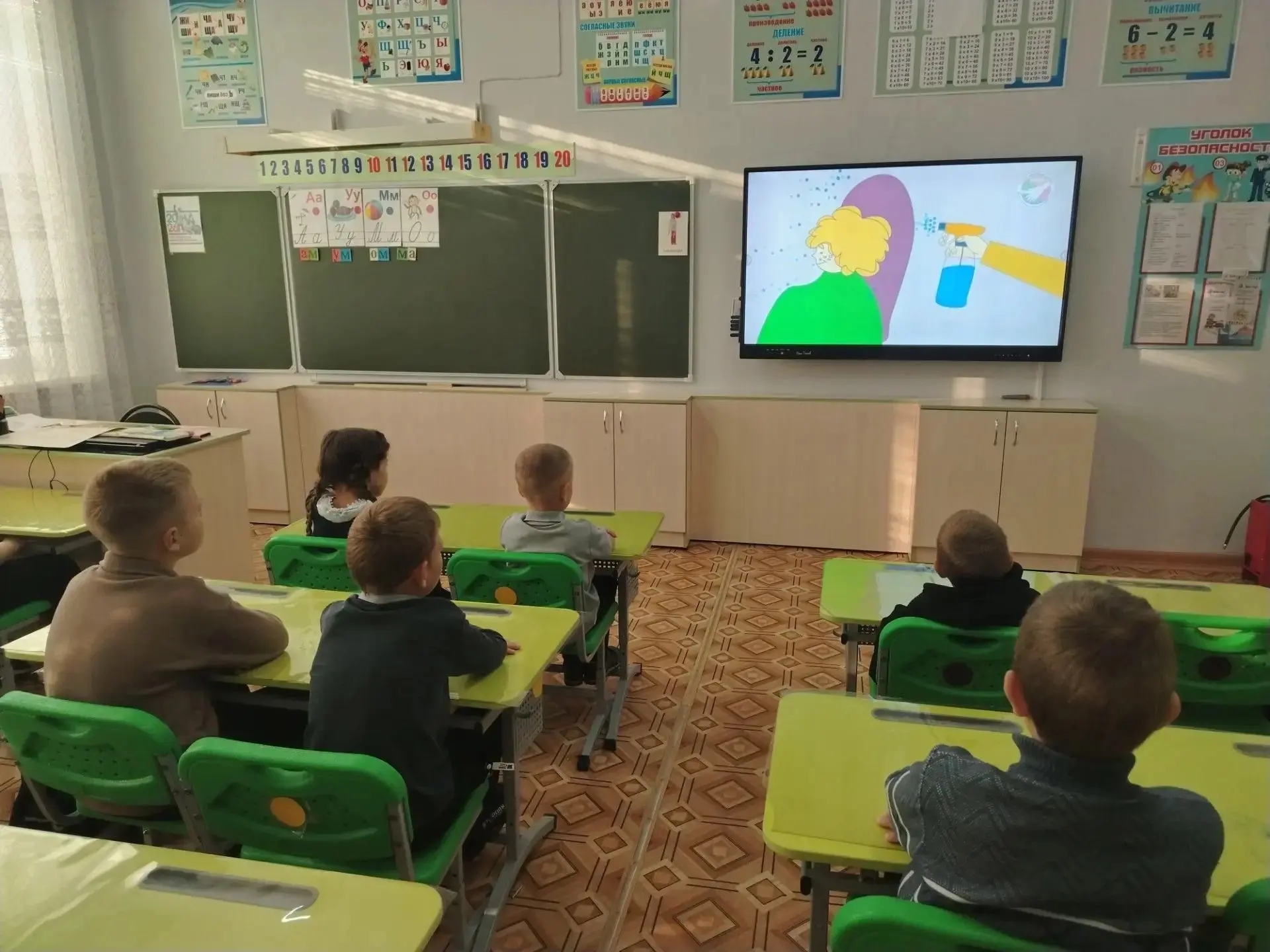 Мир профессий: знакомимся с работой парикмахера!