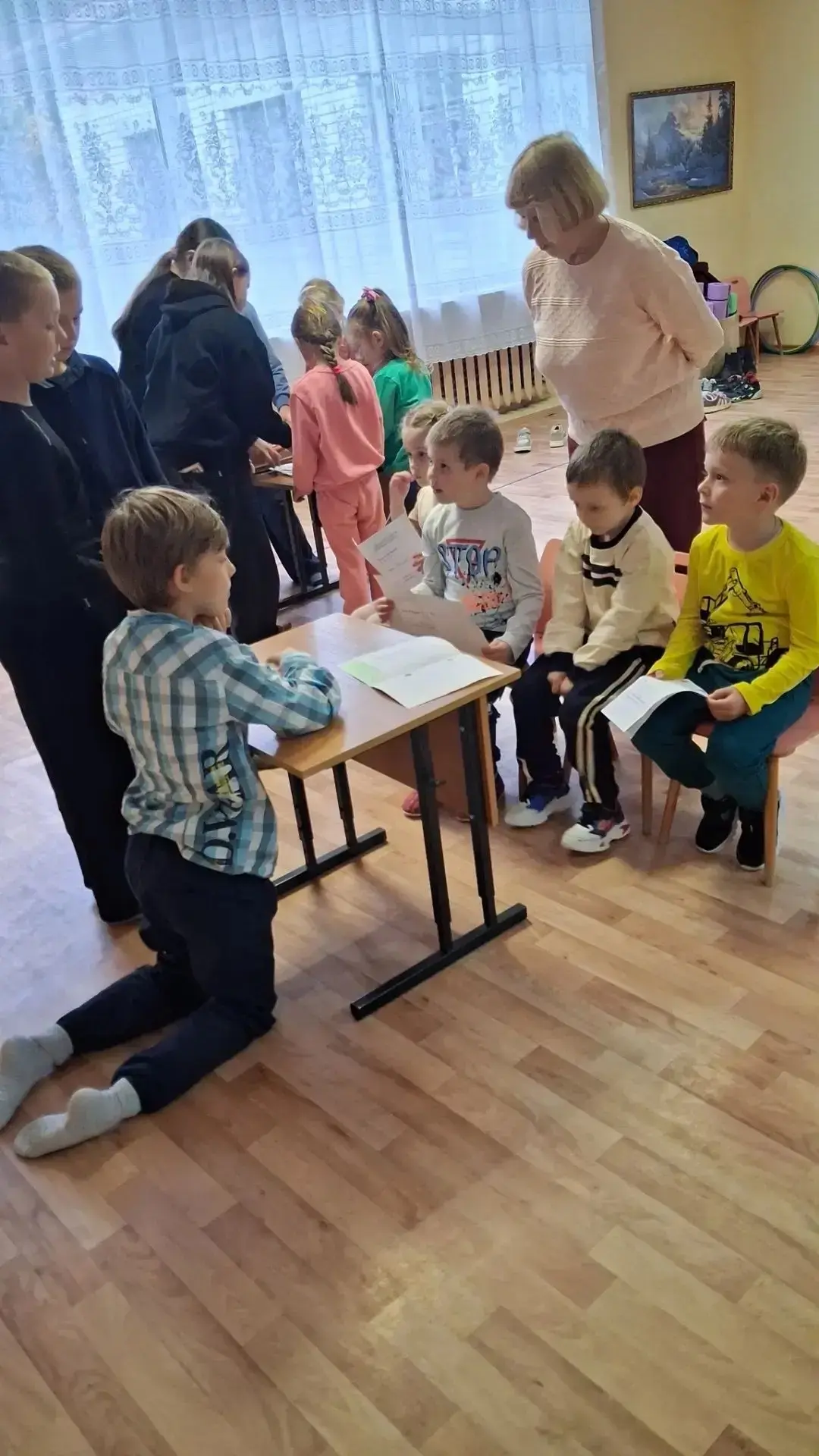 «Маленькая экскурсия в большую школу»: день, когда дошколята стали почти первоклассника...