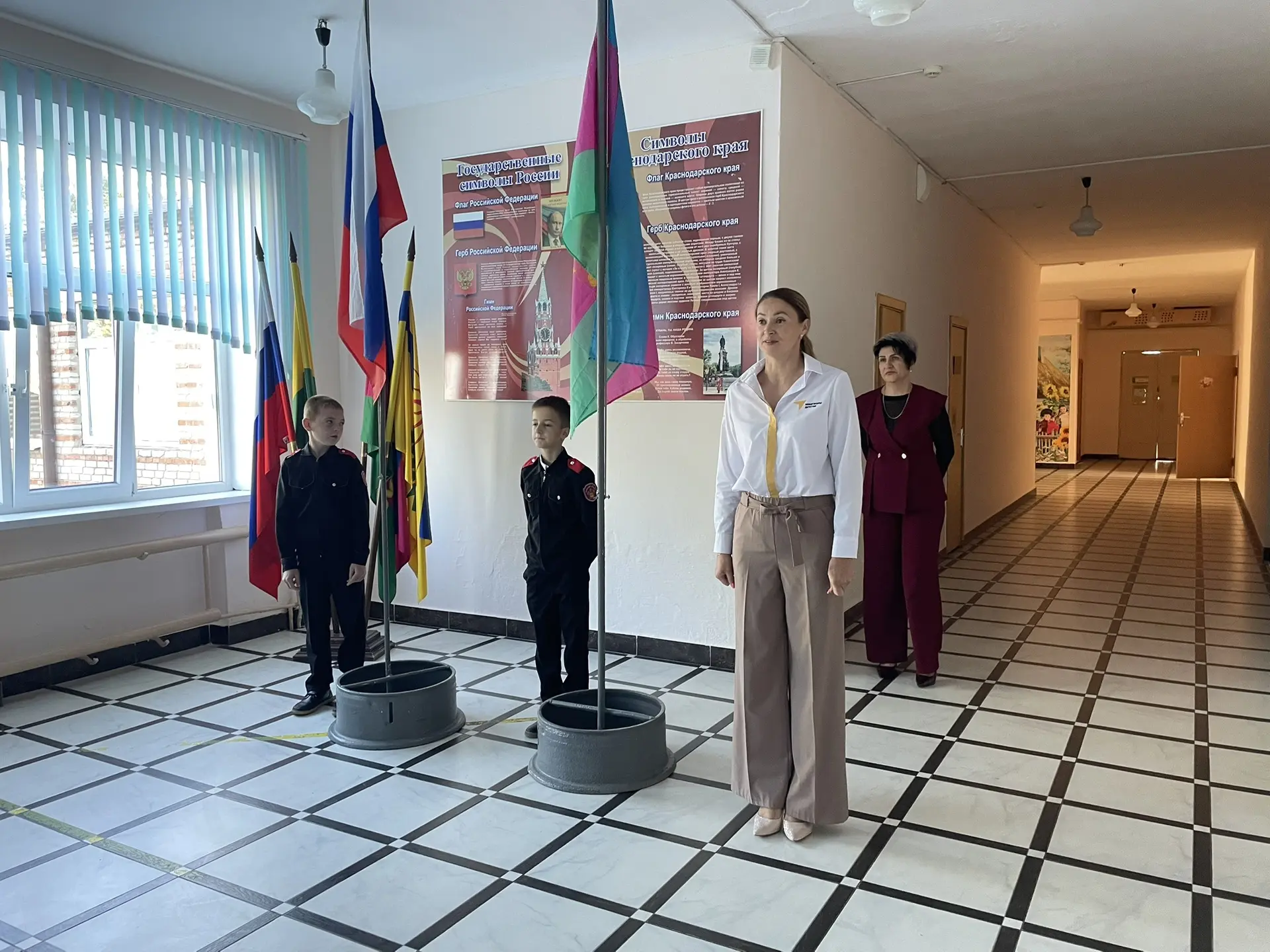 🙌Понедельник-день, который собирает всю школу на традиционной еженедельной торжественн...