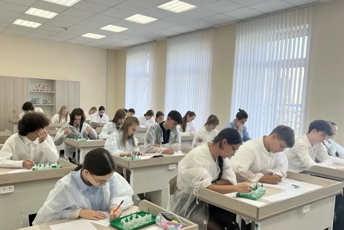 Химия - это магия, доступная каждому! 🧪 ⚛️