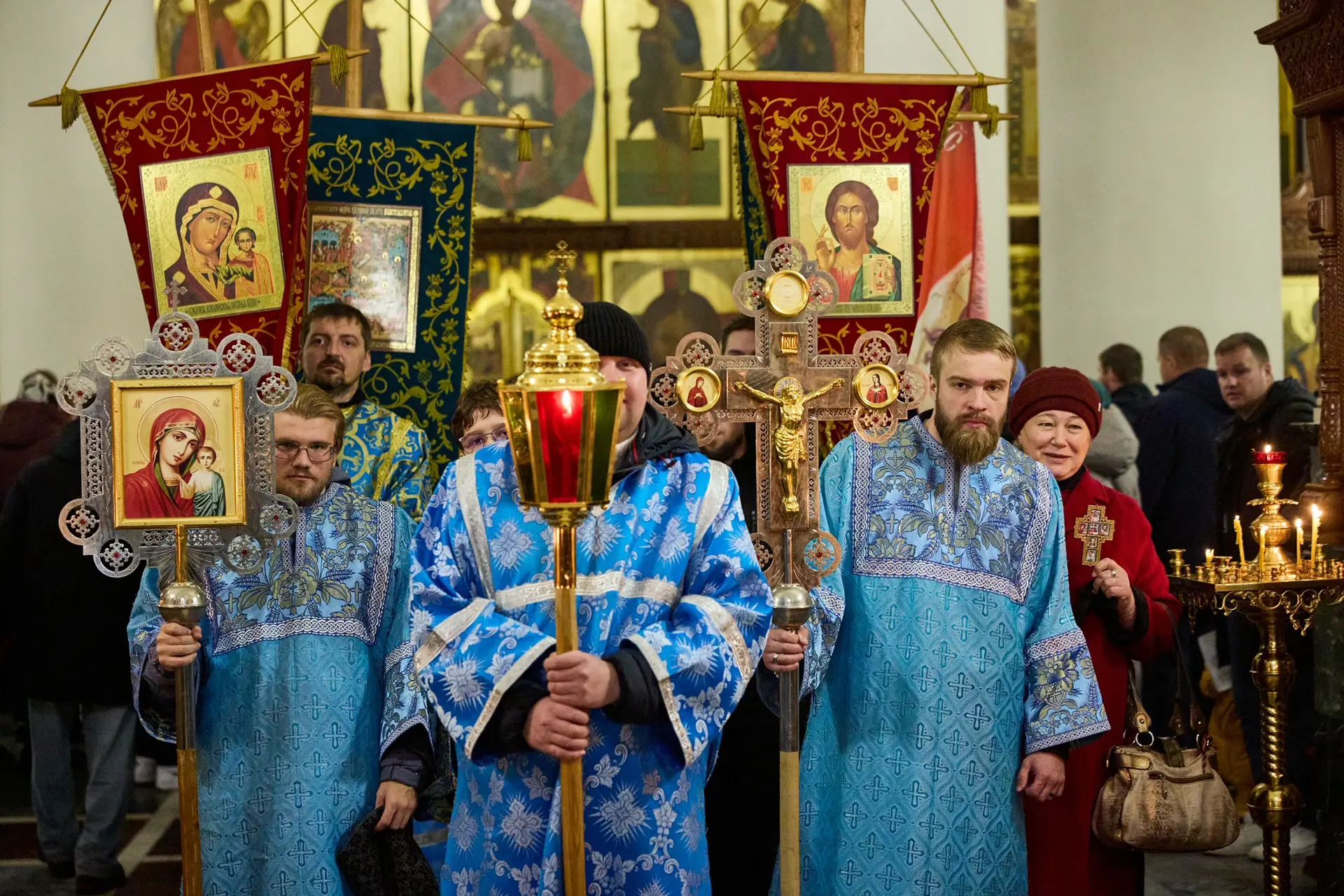 📸 Фоторепортаж с крестного хода в честь Покрова Пресвятой Богородицы