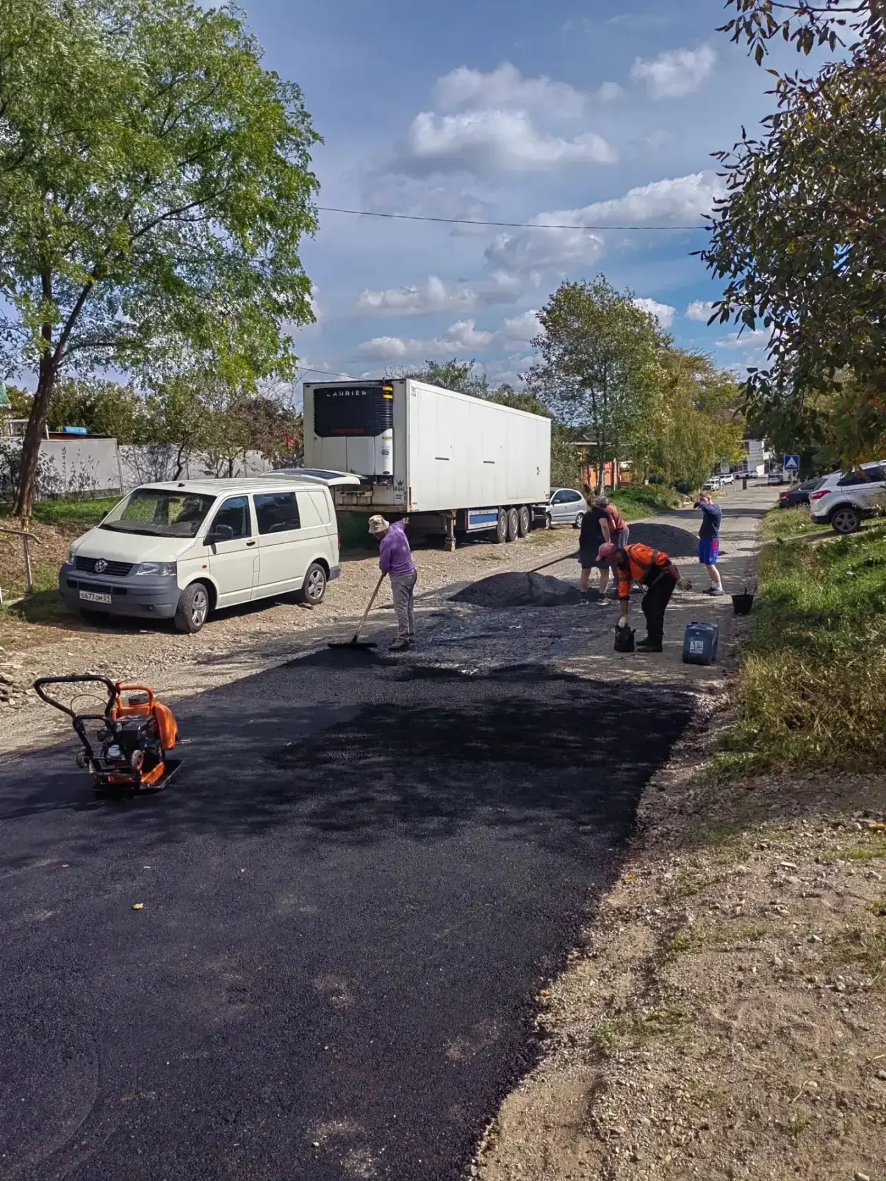 В станице Смоленской завершили ремонт асфальтового покрытия на улице Базарной, сообщает...