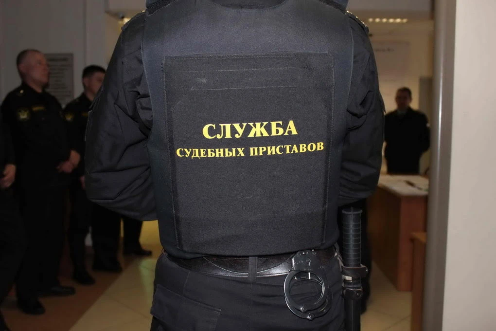 Приставы Воркуты взыскали 100 тыс. рублей с уроженки Пермского края