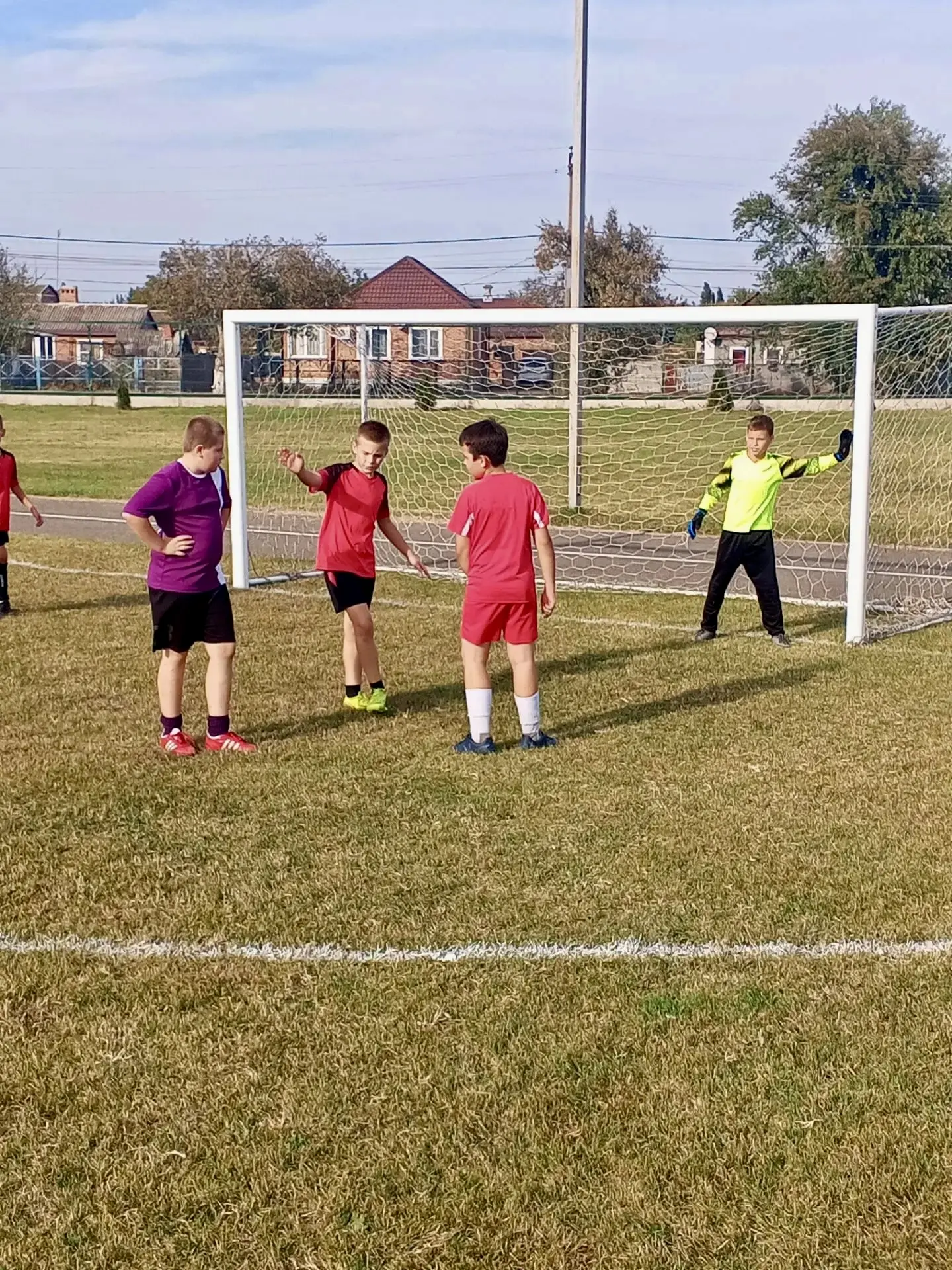 ⚽️Сегодня, 1️⃣4️⃣ октября, на стадионе "Восход" ст. Старовеличковской продолжились игры...
