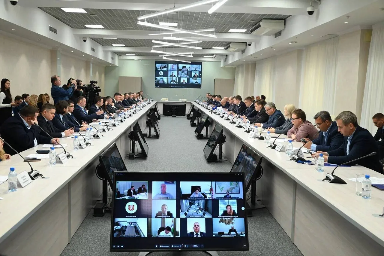 Губернатор Виталий Хоценко встретился с заместителем министра промышленности и торговли...