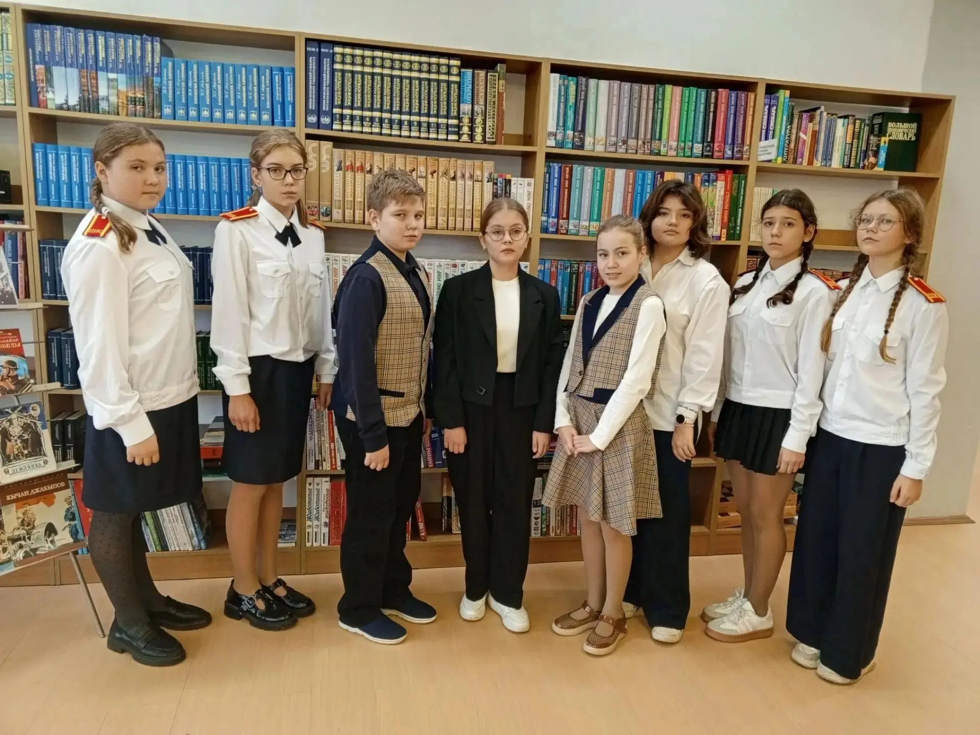 «Этих дней не смолкнет слава...»