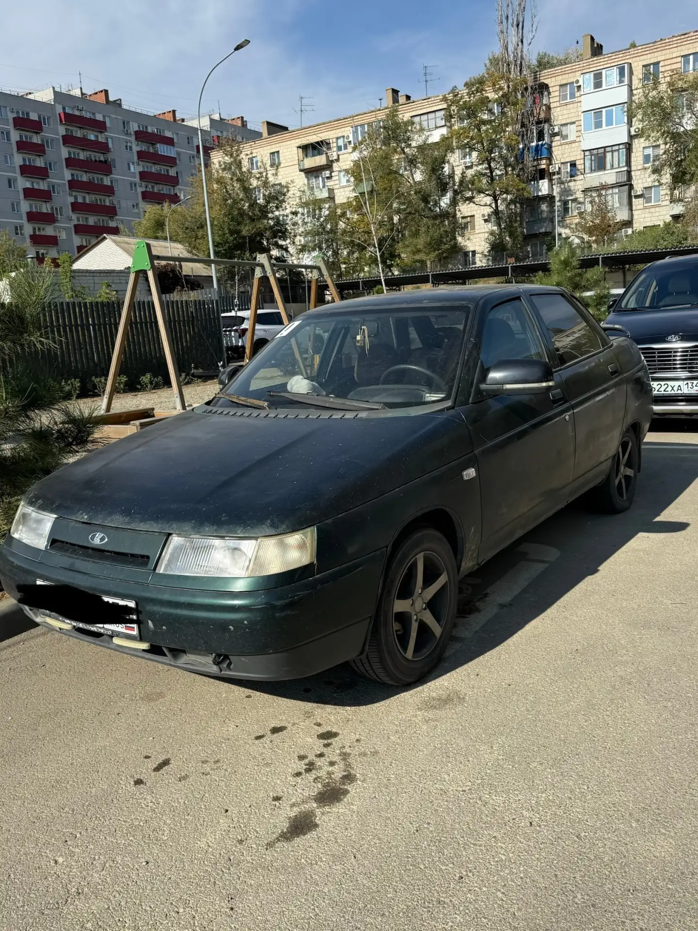 На полном уверенном ходу, не троит, пол бака бензина.
