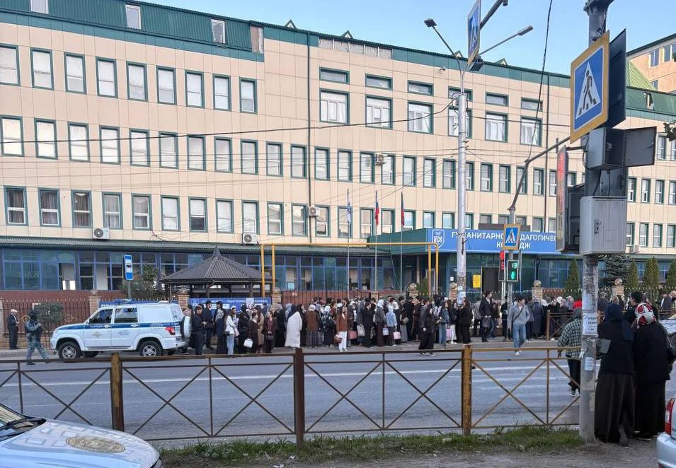 В Башларова в Махачкале какая то суета. Возможно учения