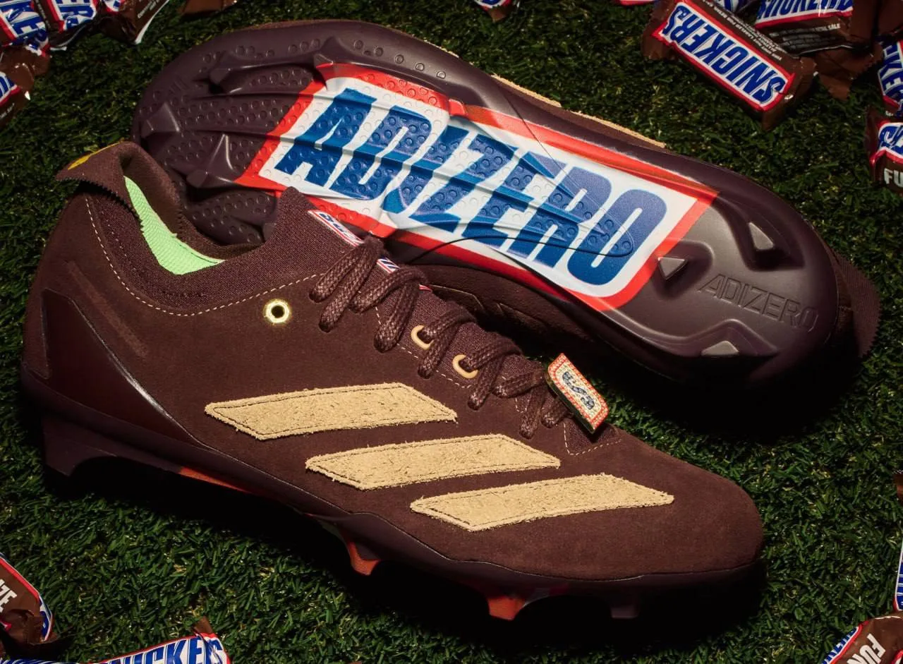 Новый коллаб Adidas и Snickers.