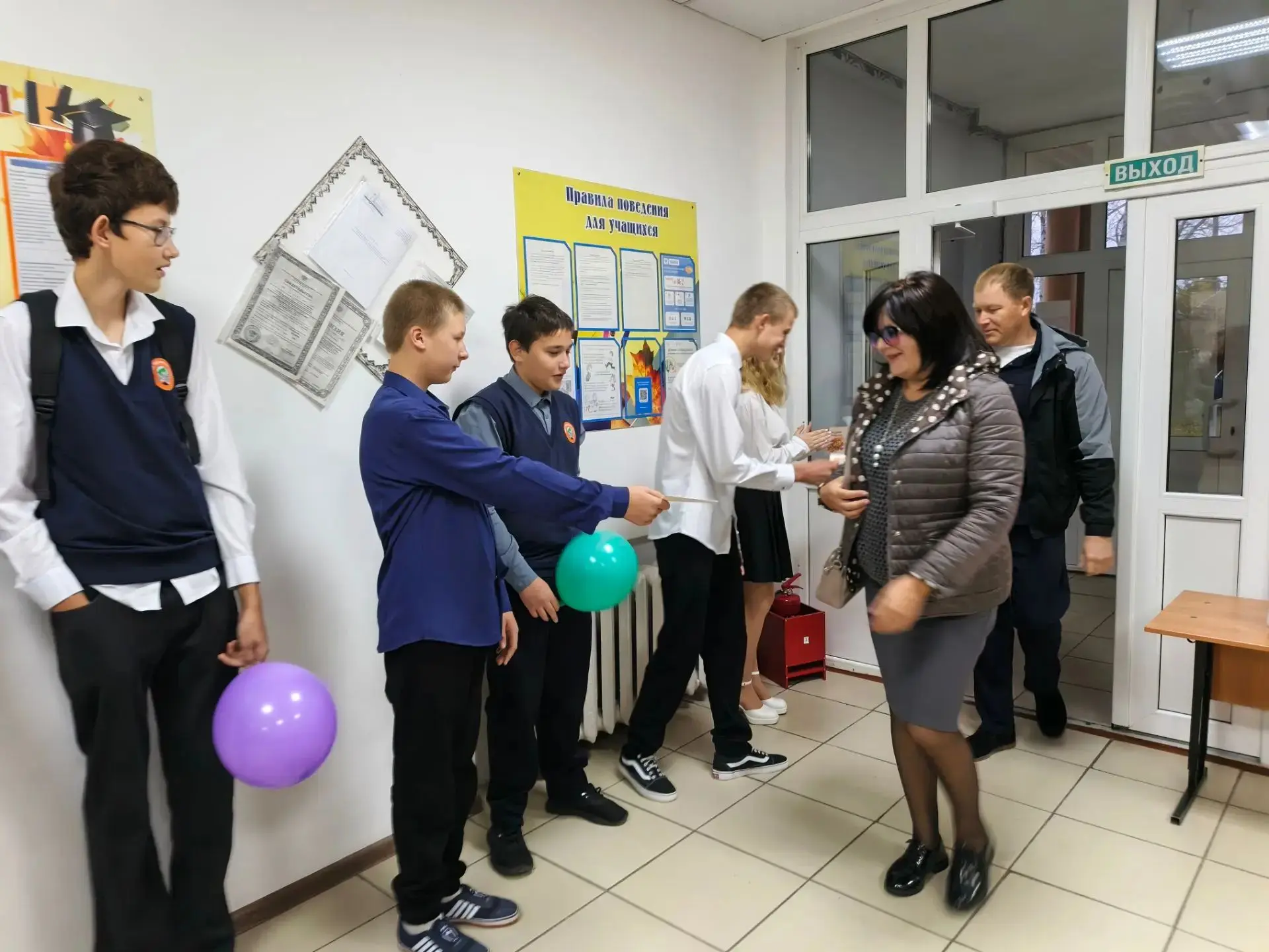 Сегодня в нашей 🏫 школе был особенный день. Тот самый, когда осеннее утро начинается н...