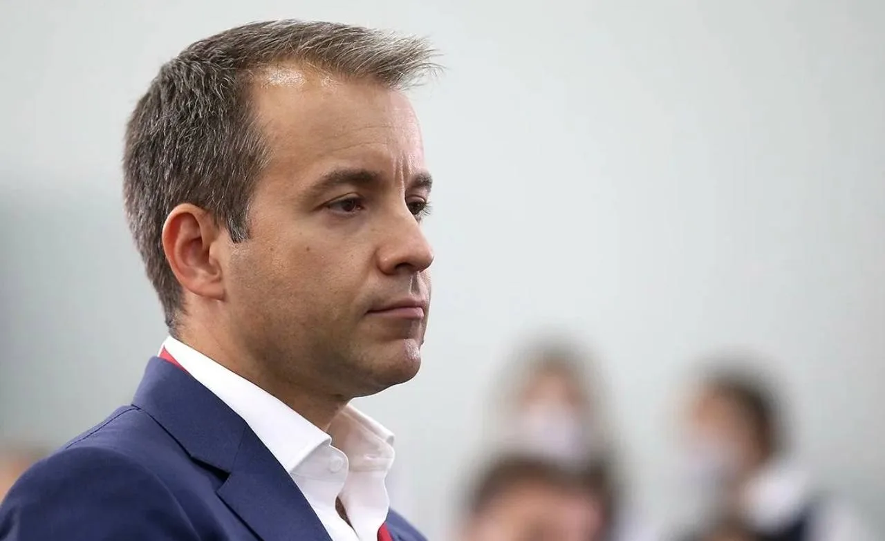⚡️ Экс-глава минцифры Николай Никифоров, разыскиваемый по делу финансовой пирамиды Fini...