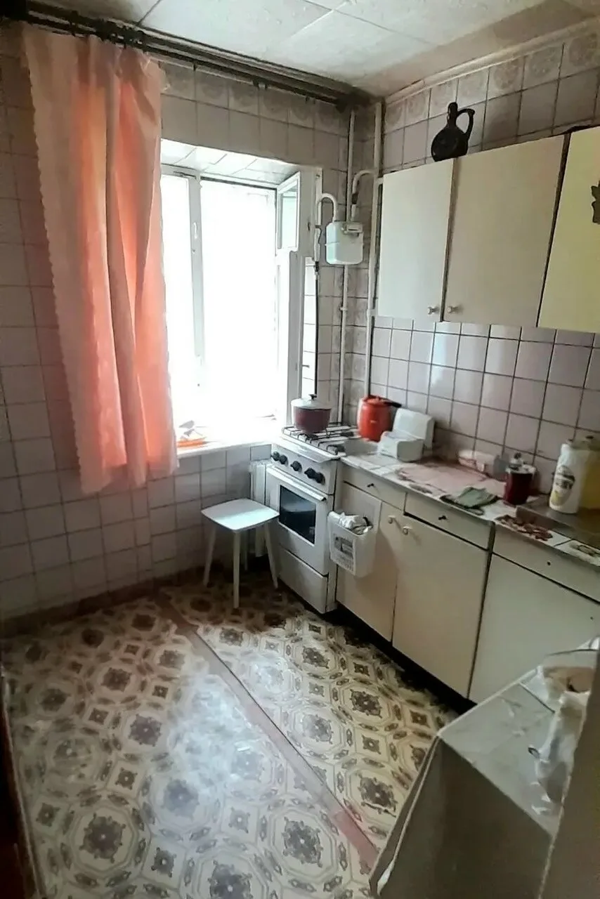 Продам 1-комн квартиру кв. Солнечный д.9 . Дом кирпичный, квартира не угловая. Этаж 1/5...