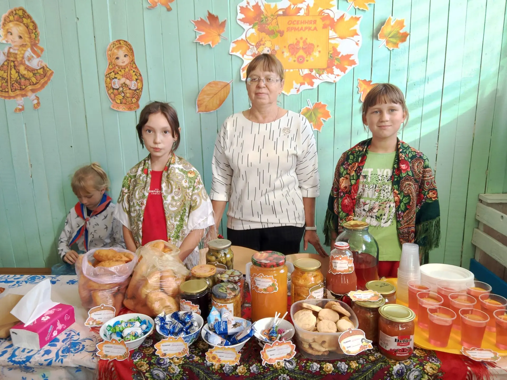 🍂 Осенняя ярмарка в нашей школе!