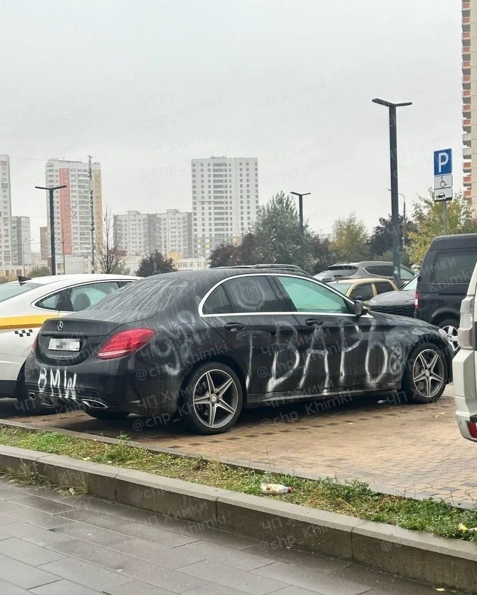 😱Перформанс на Мельникова, 35 вышел далеко за рамки искусства…