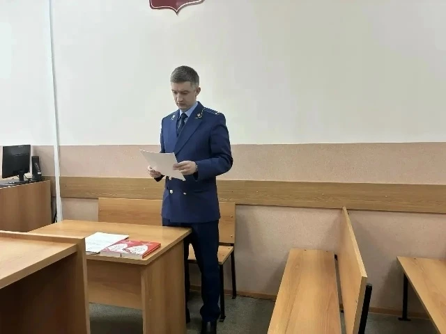 Директор владимирского техникума осуждена за регистрацию 37 иностранцев
