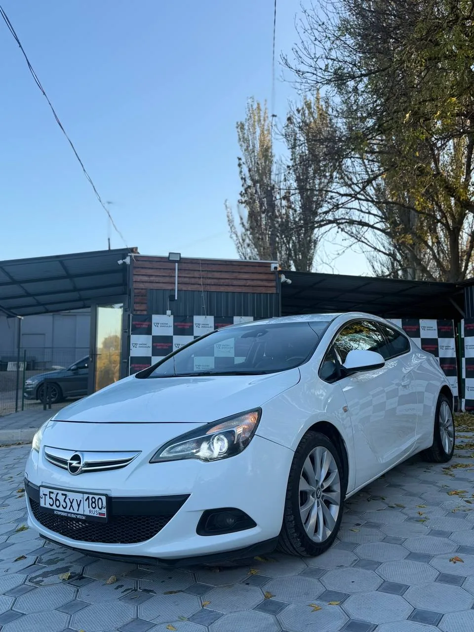 🚘Opel Astra GTC 2012 год 1.4Т АТ — 560.000₽