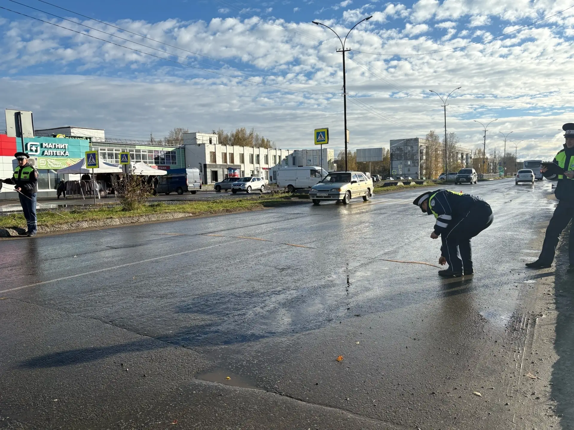 В Верхней Салде водитель иномарки допустила наезд на женщину с ребенком на нерегулируем...