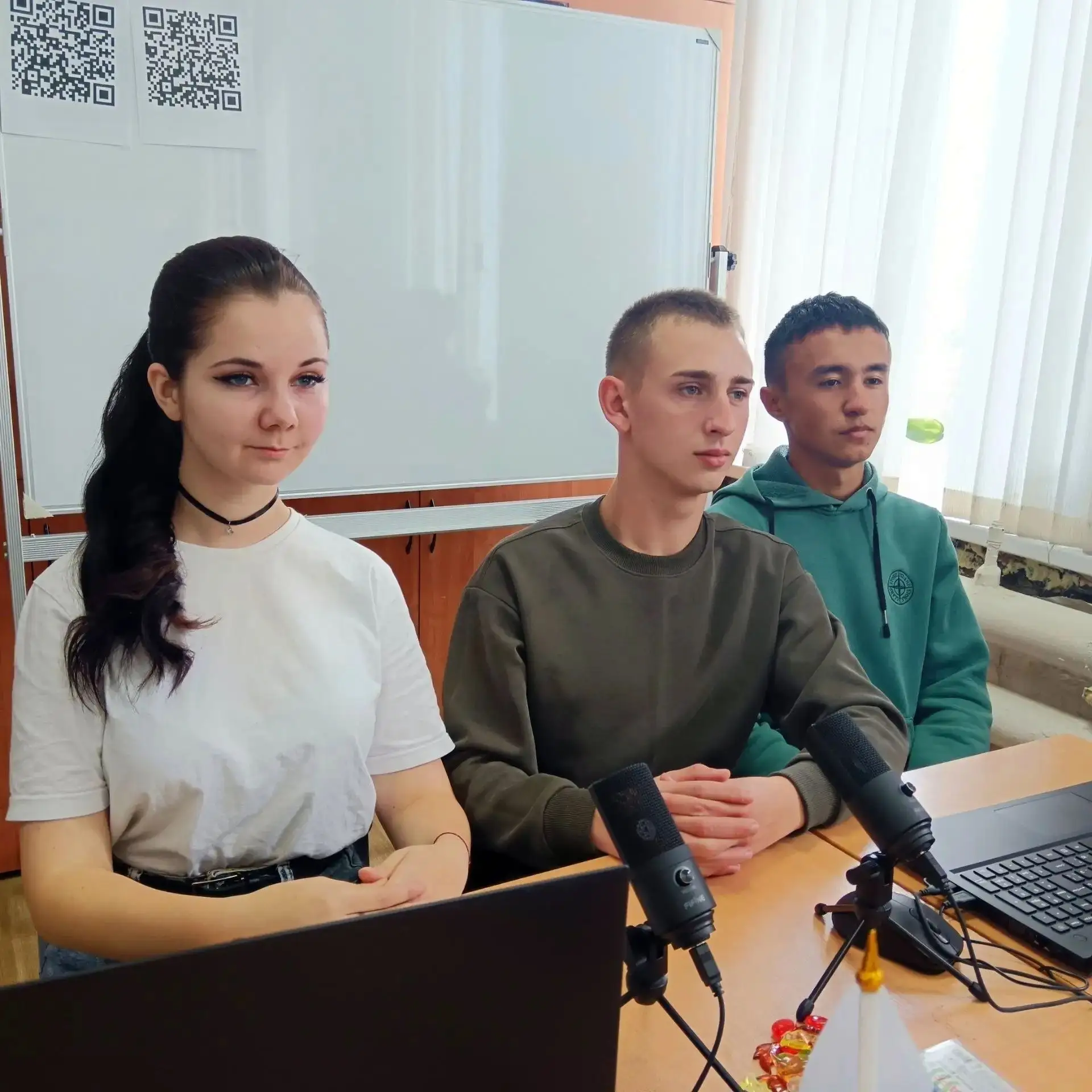9 октября в Ливенском строительном техникуме прошел круглый стол «Традиции народов Росс...