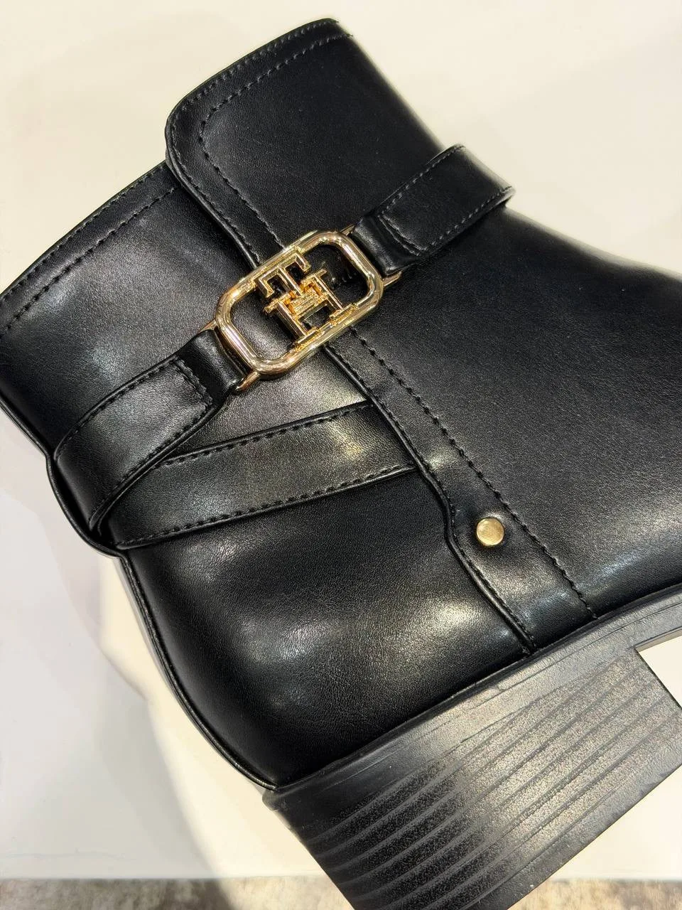 Tommy Hilfiger