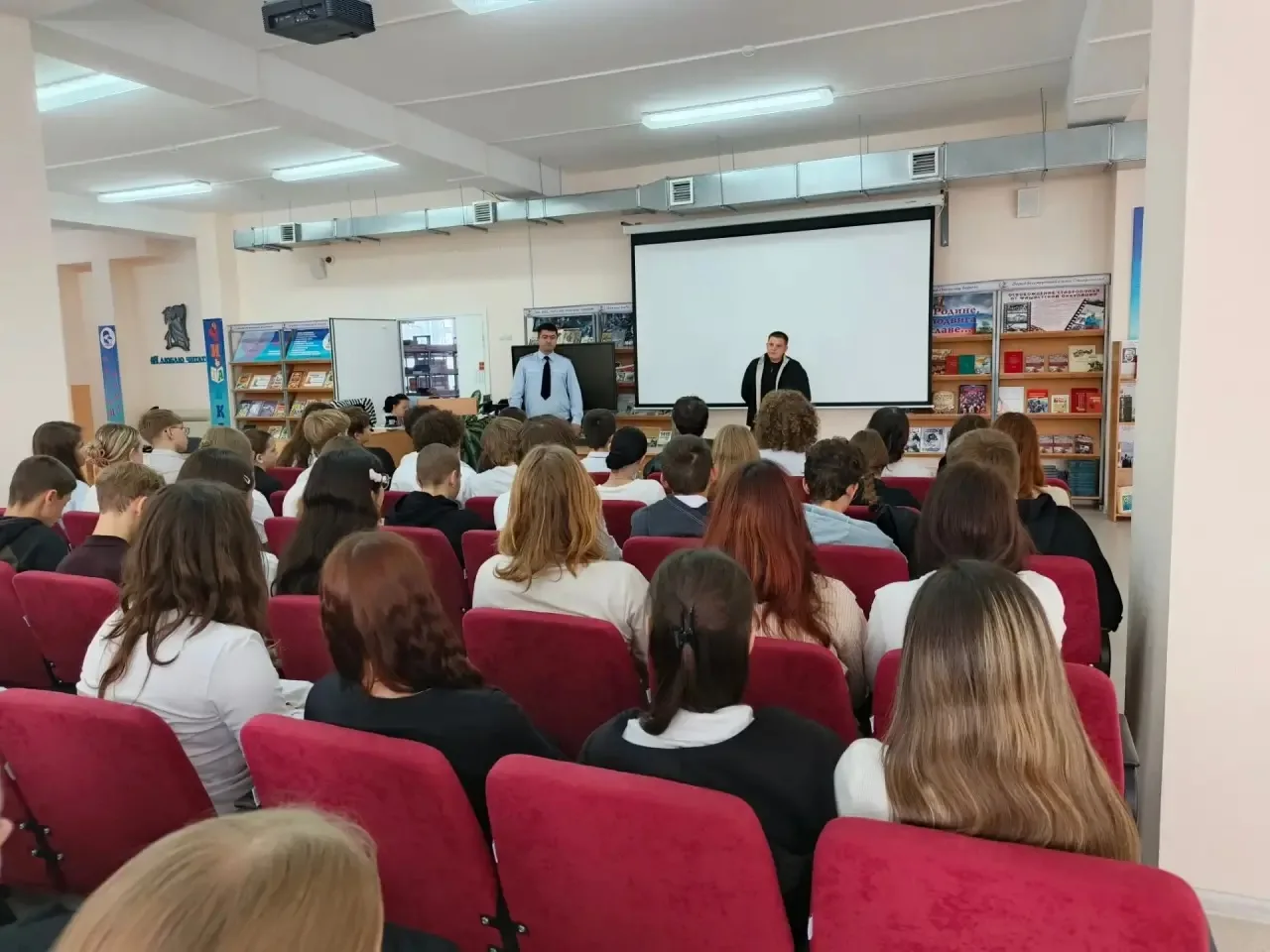 🛑 Безопасность и закон: важная встреча с сотрудниками полиции🛑