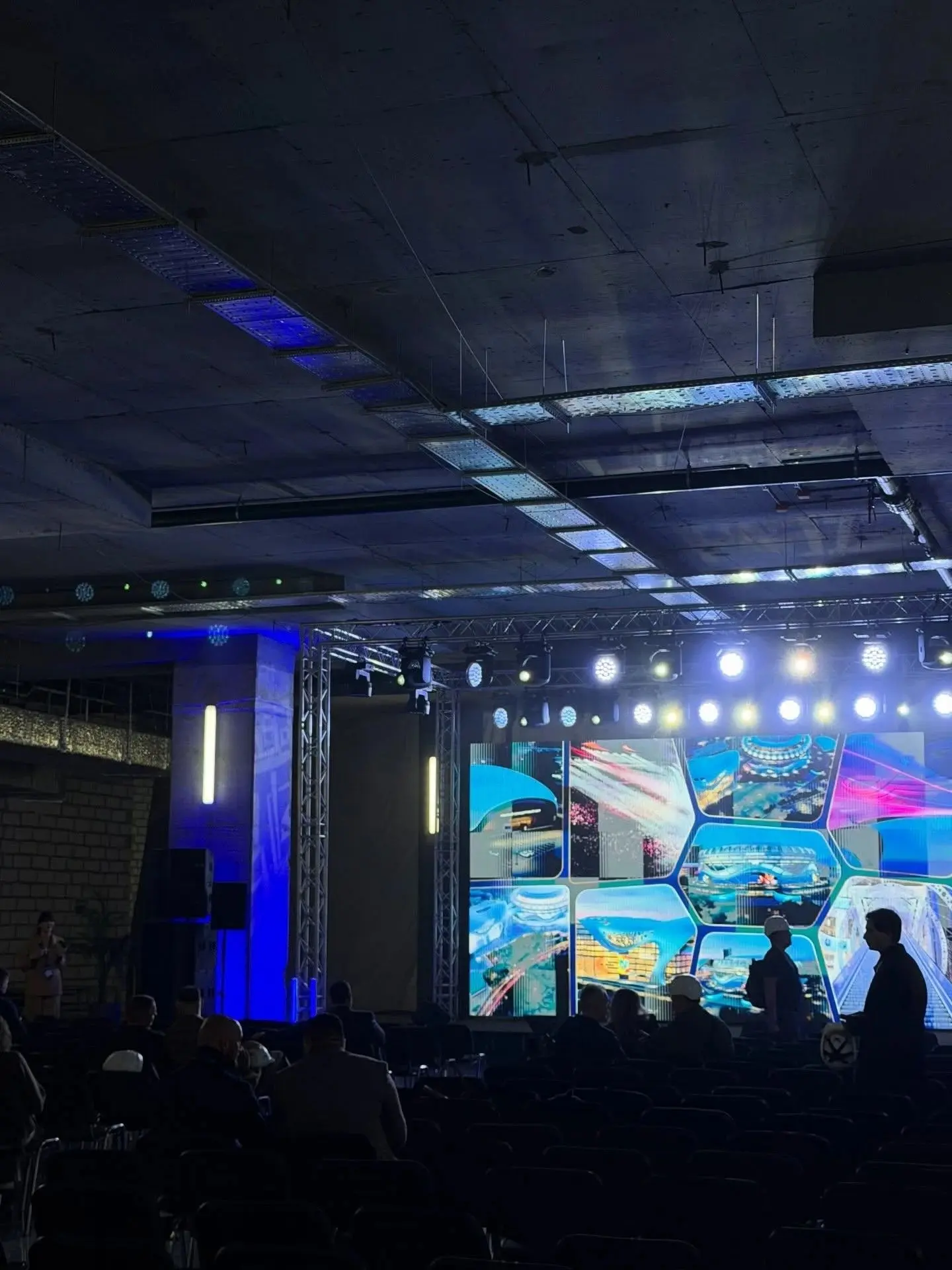 В центре Москвы идёт масштабная реконструкция спорткомплекса «Олимпийский» — журналиста...