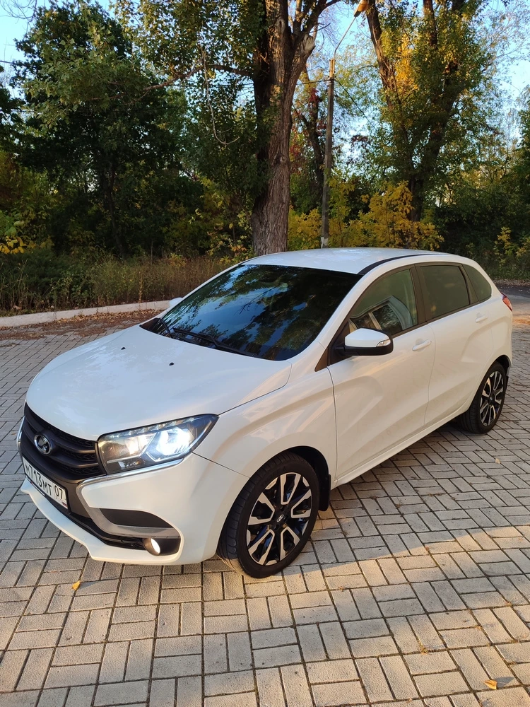 Продам Lada Xray в максимальной комплектации в идеальном состоянии. Автомобиль в эксплу...